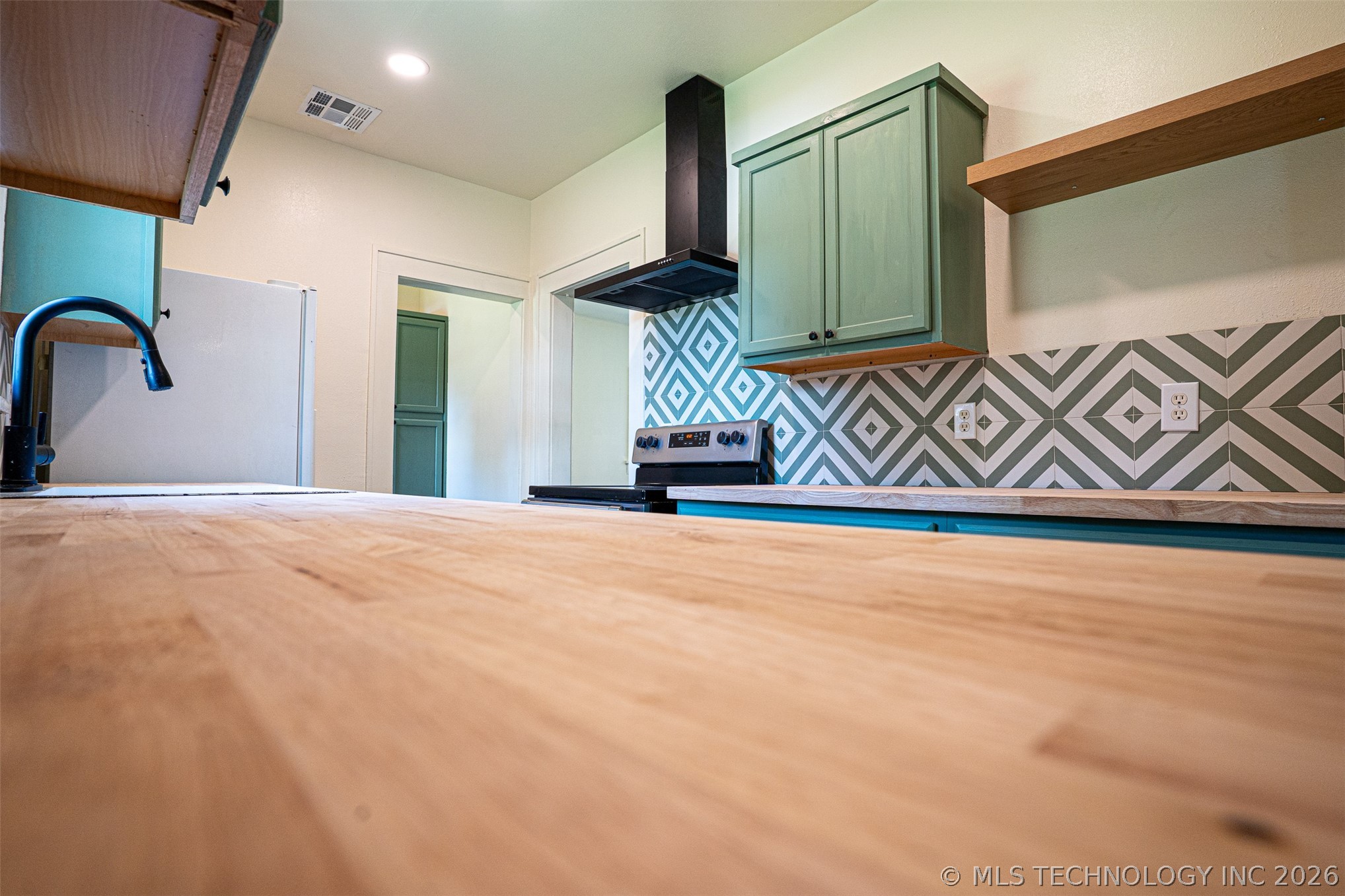 407 S 8th Property Photo 6