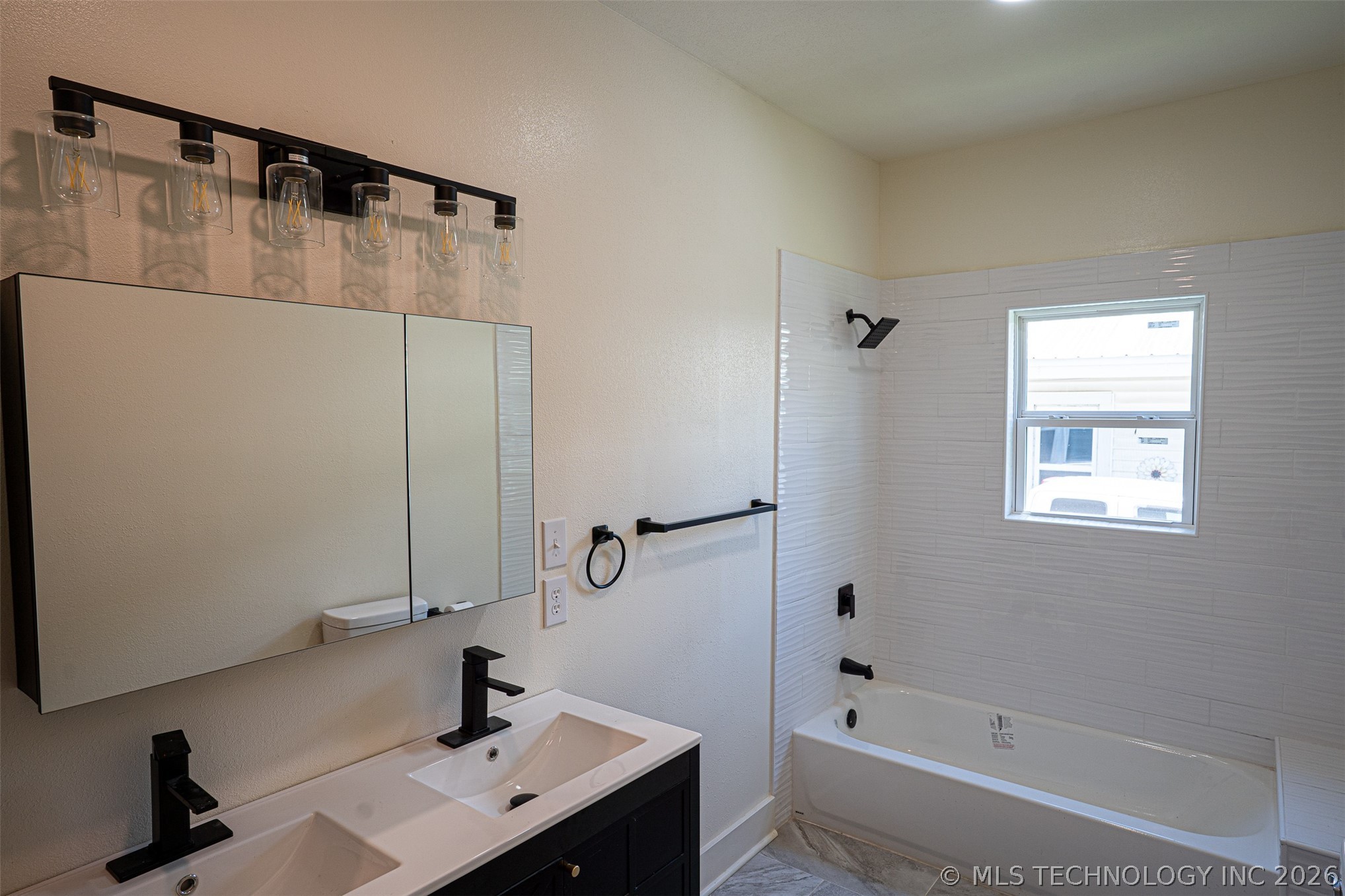 407 S 8th Property Photo 11
