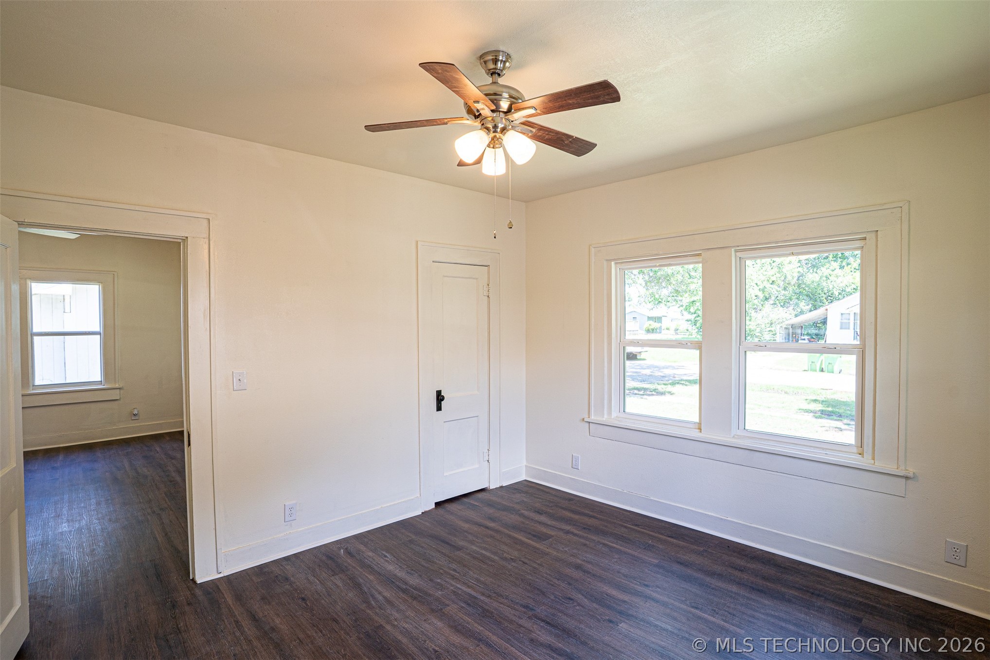 407 S 8th Property Photo 13