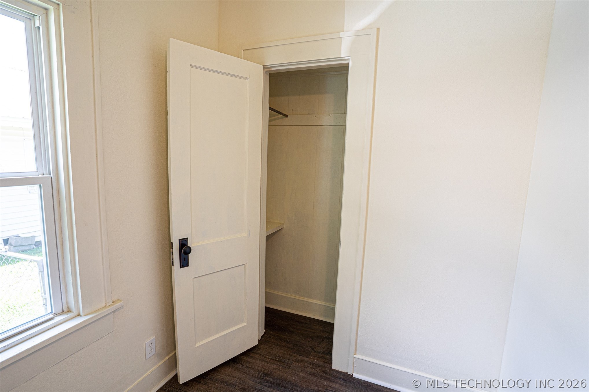 407 S 8th Property Photo 16