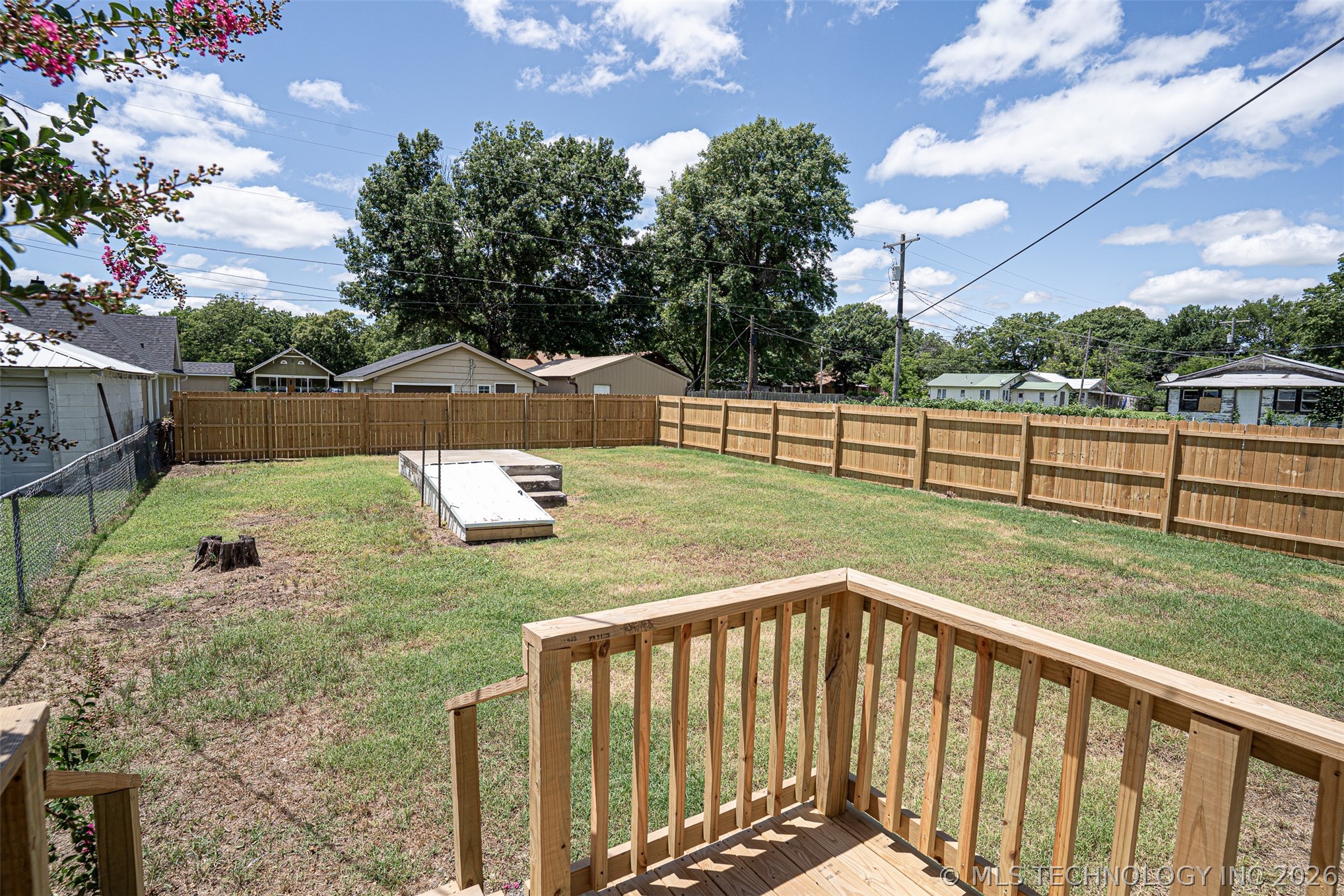 407 S 8th Property Photo 18