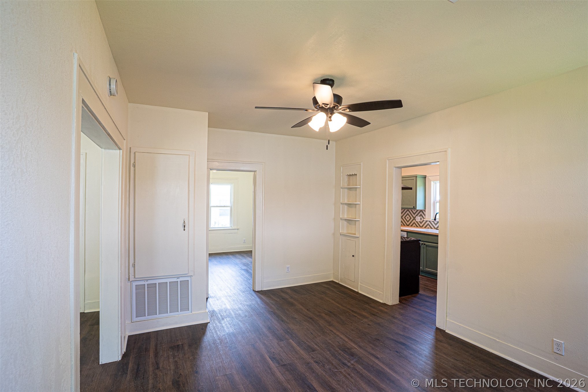 407 S 8th Property Photo 31