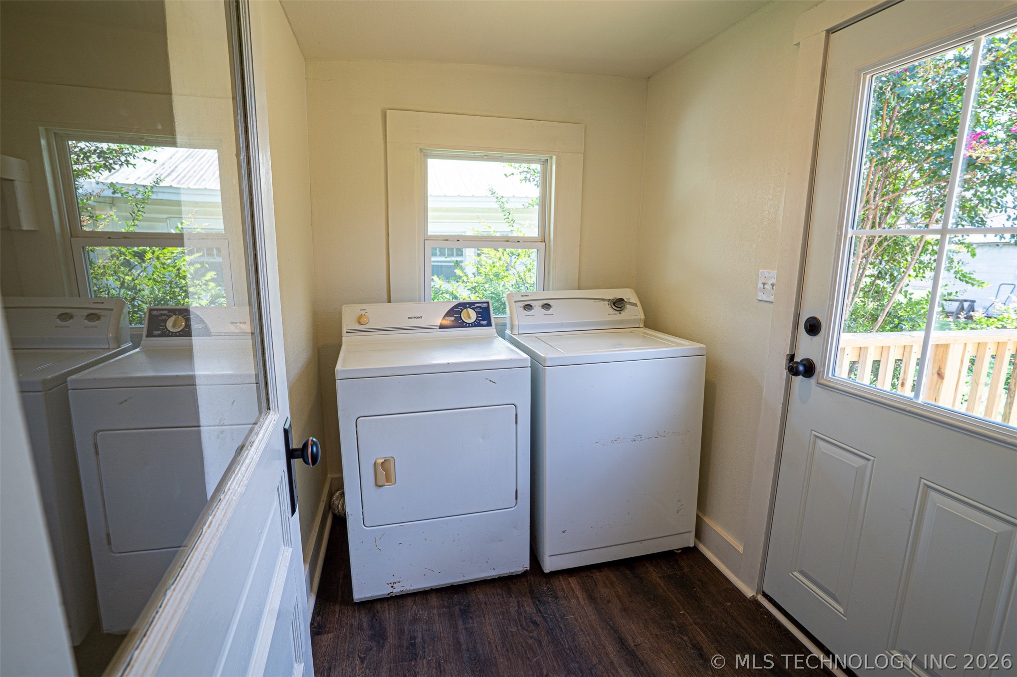 407 S 8th Property Photo 35