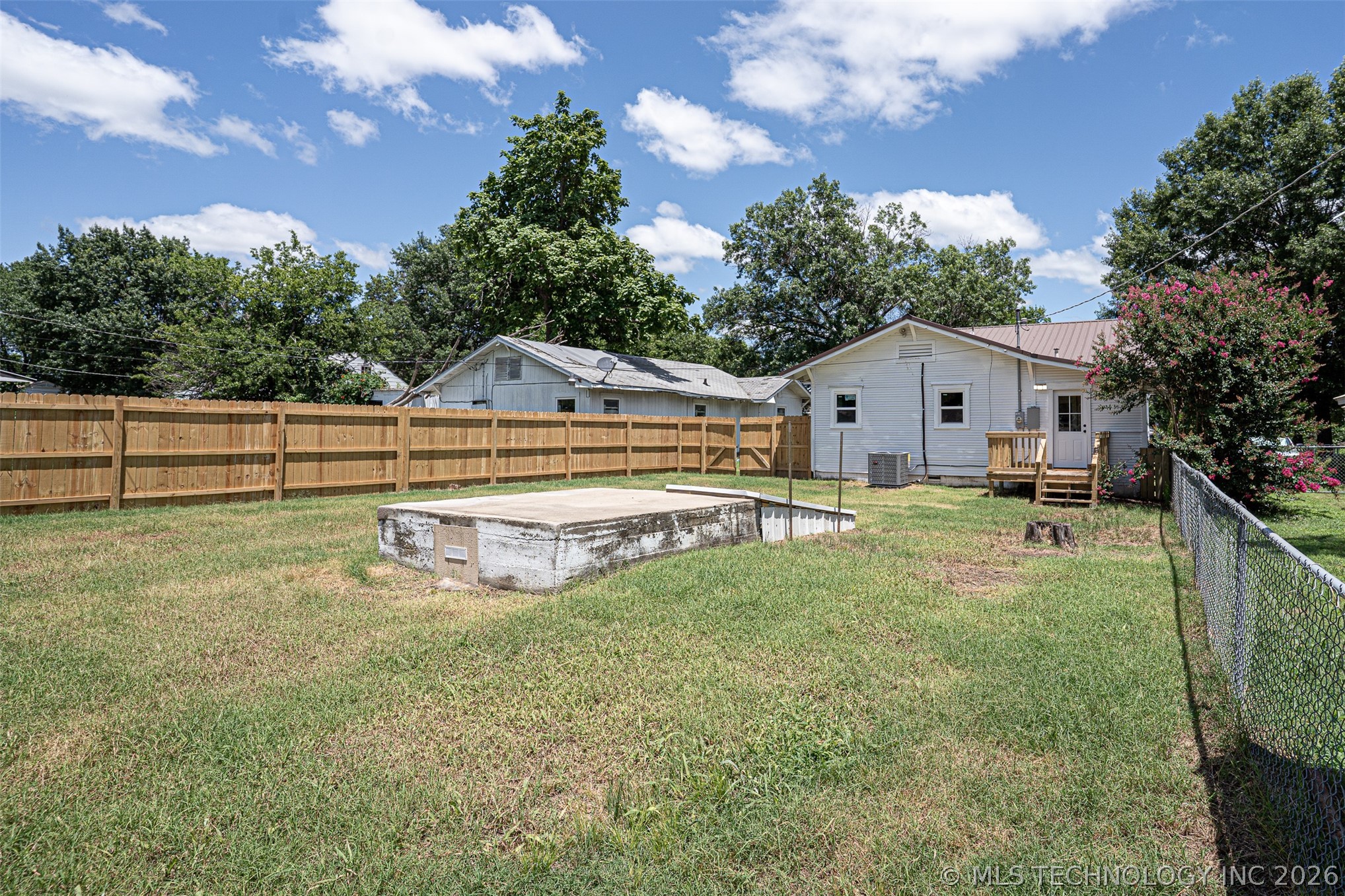 407 S 8th Property Photo 39
