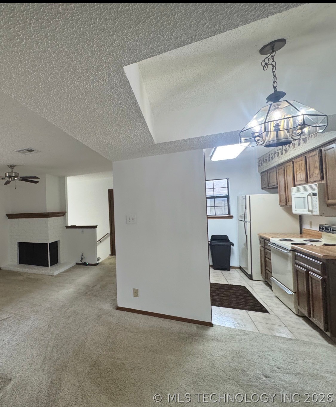2826 E 90th Street 1606 Property Photo 6