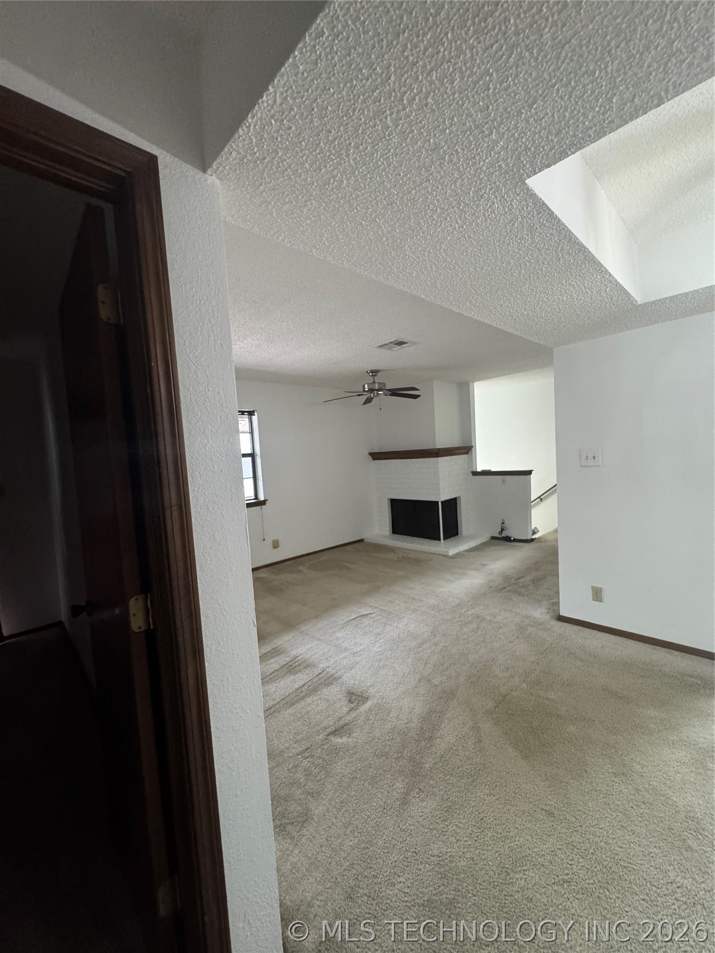 2826 E 90th Street 1606 Property Photo 17