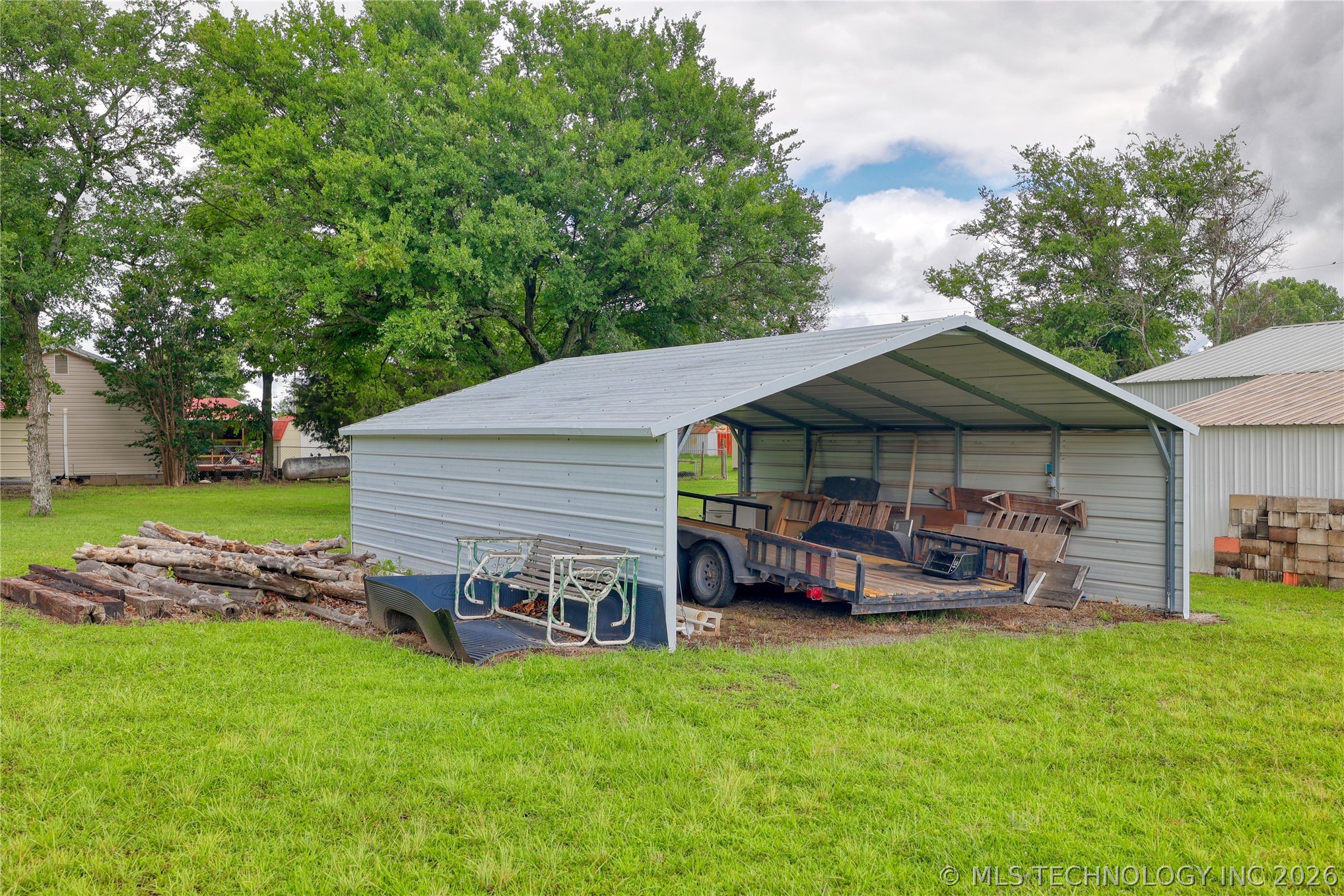 Apache Street Property Photo 2