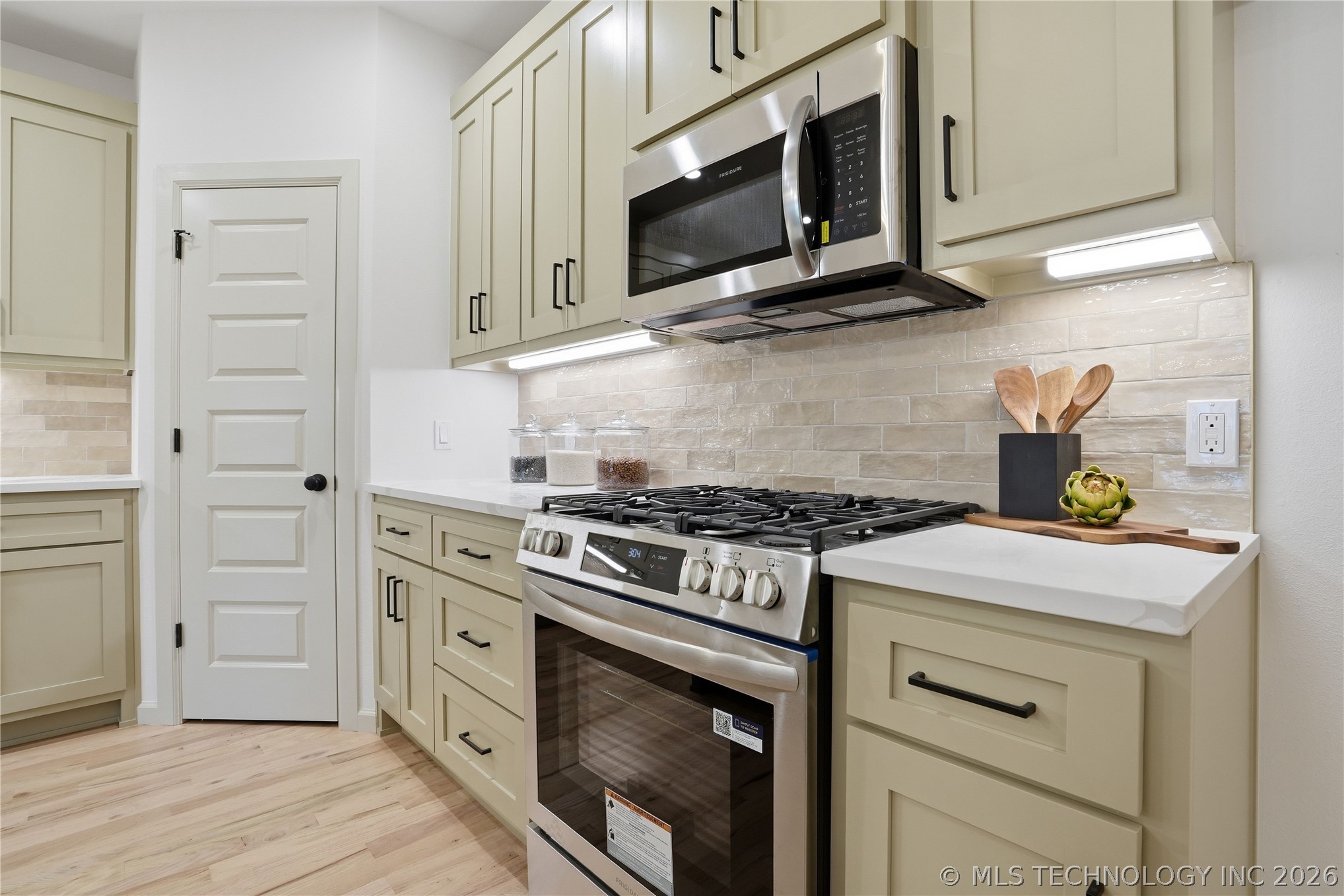 1414 E University Avenue Property Photo 8