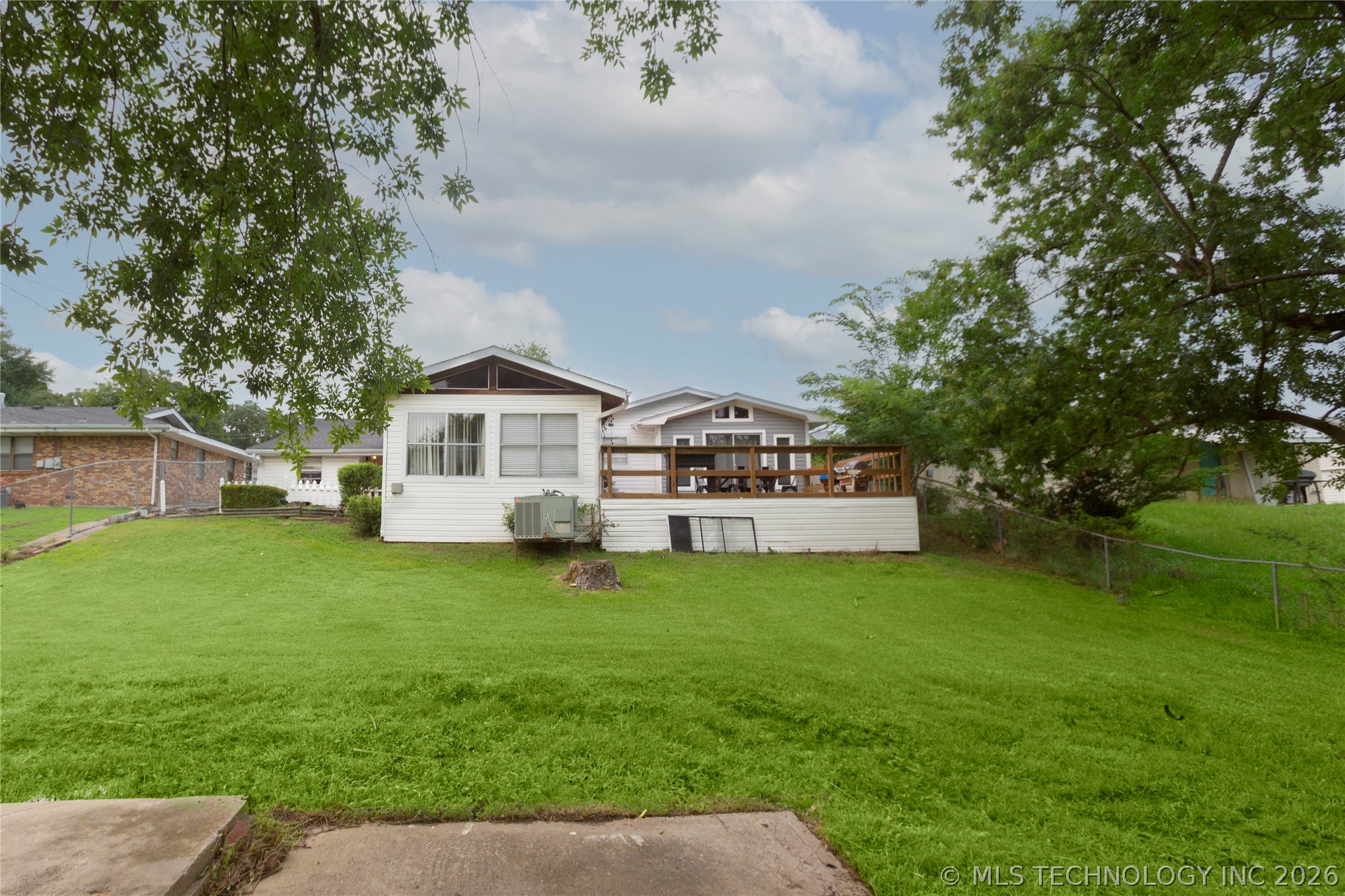 804 E Pierce Avenue Property Photo 45