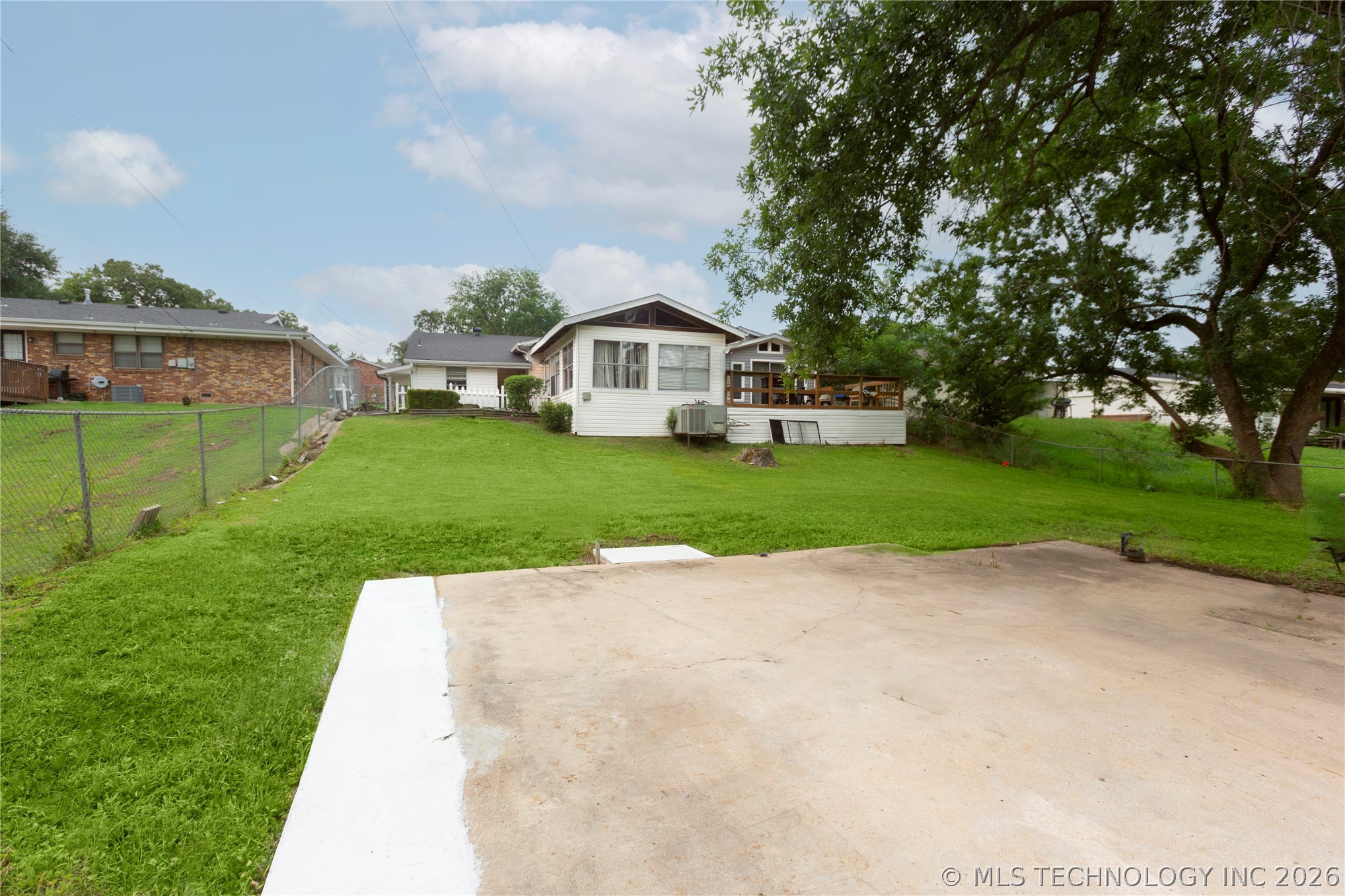 804 E Pierce Avenue Property Photo 46