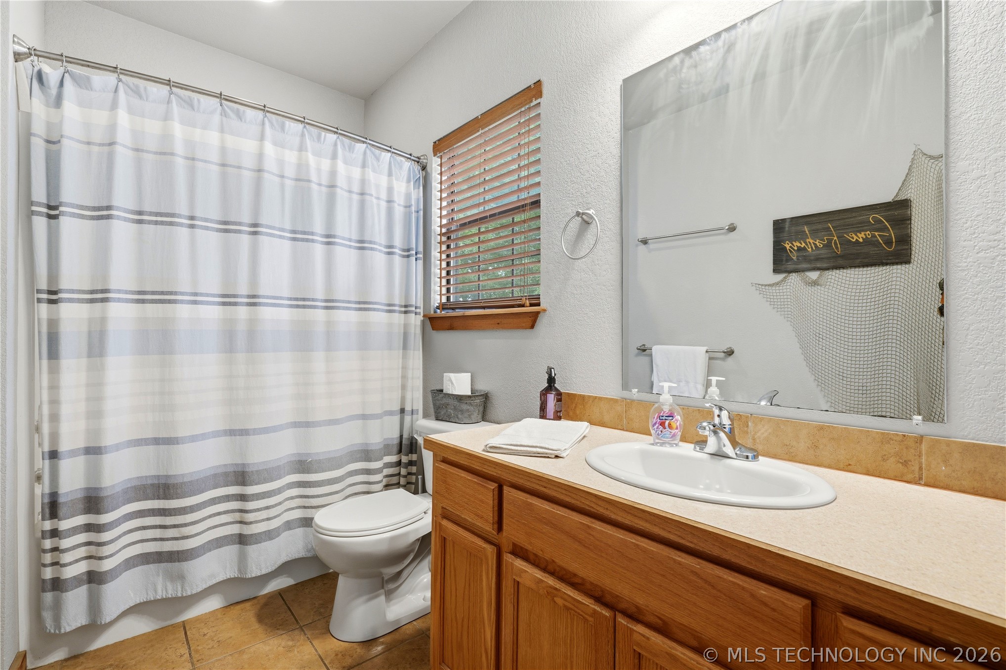 448532 E 979 Property Photo 24