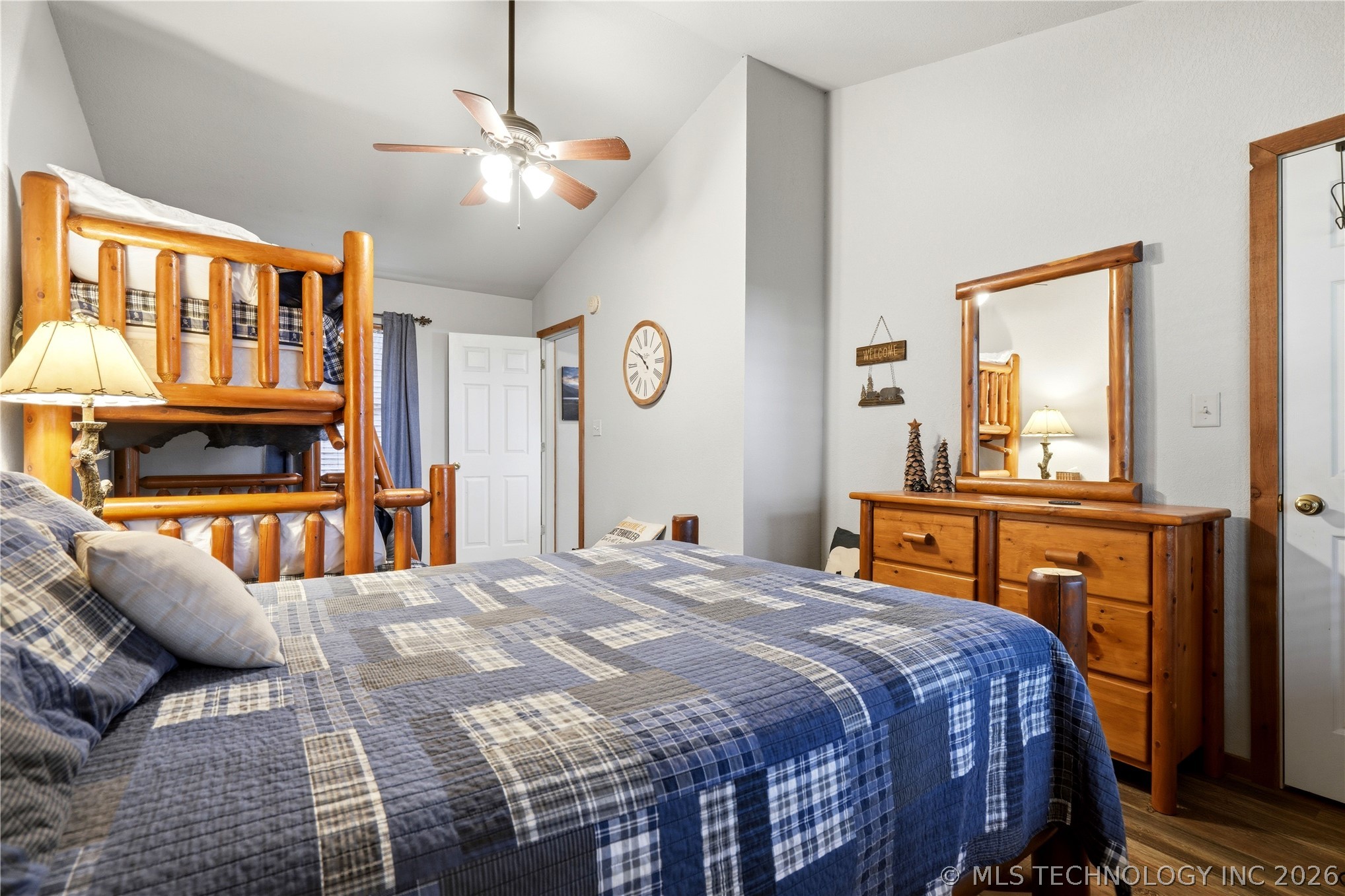 448532 E 979 Property Photo 35