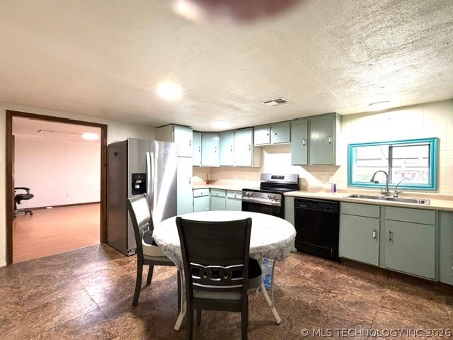 131 W 58th Street S Property Photo 6