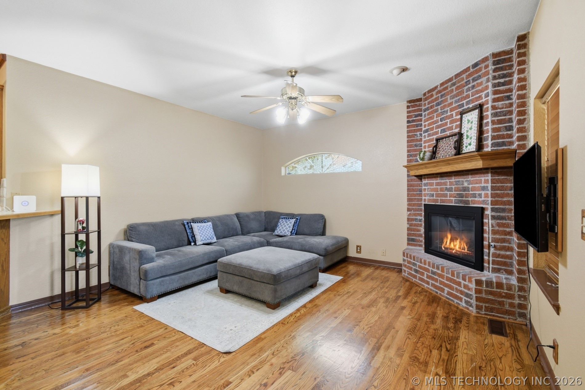 10907 E 74th Street Property Photo 4