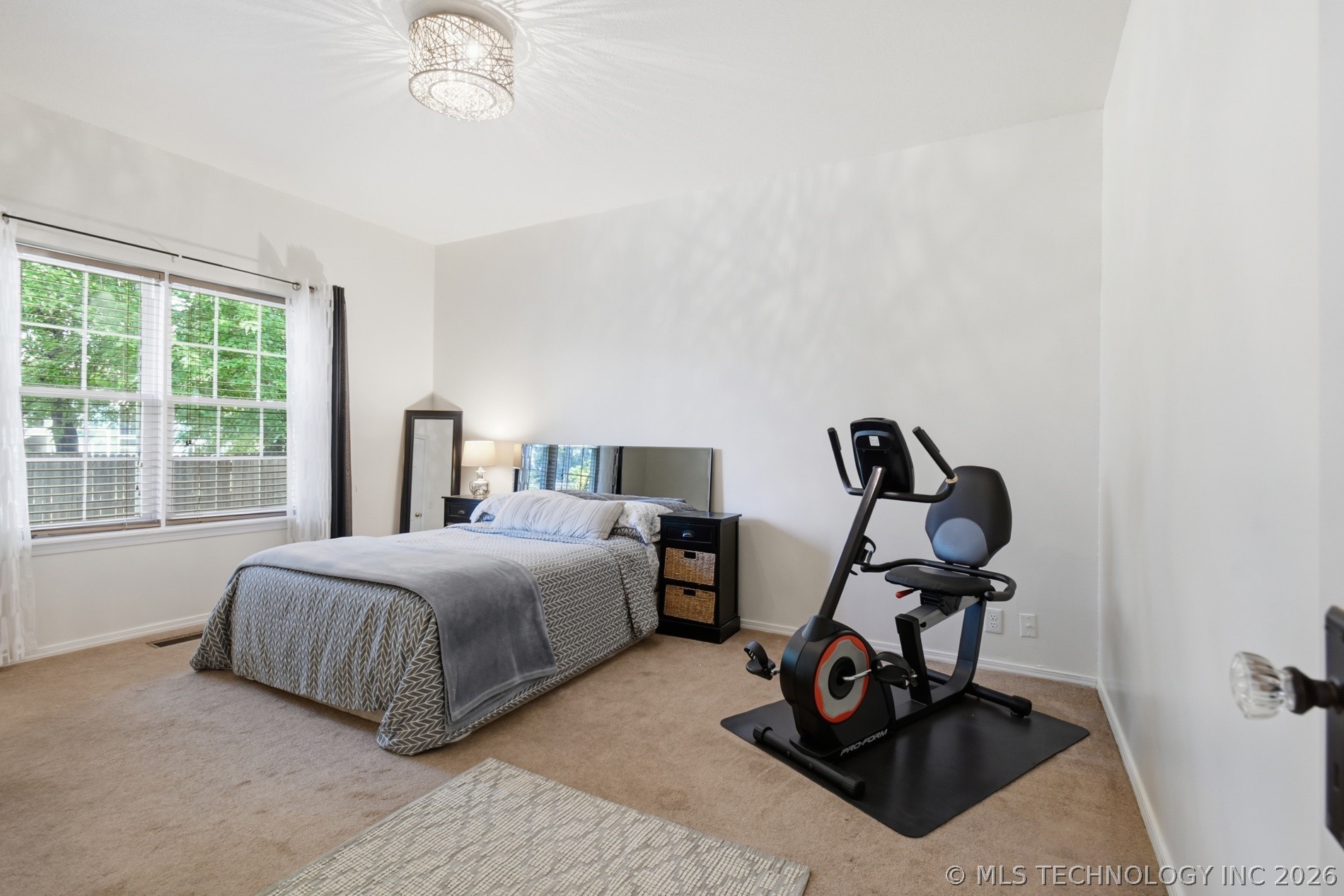 10907 E 74th Street Property Photo 16