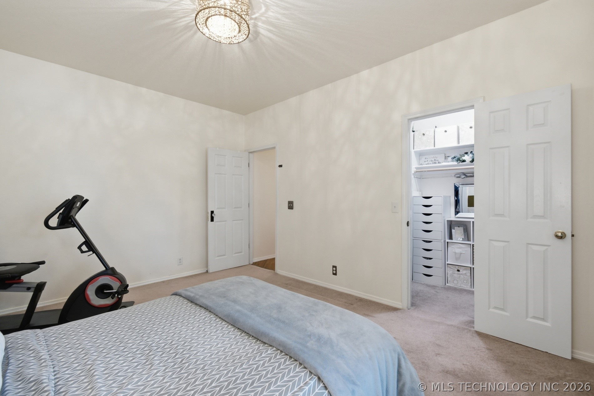 10907 E 74th Street Property Photo 17