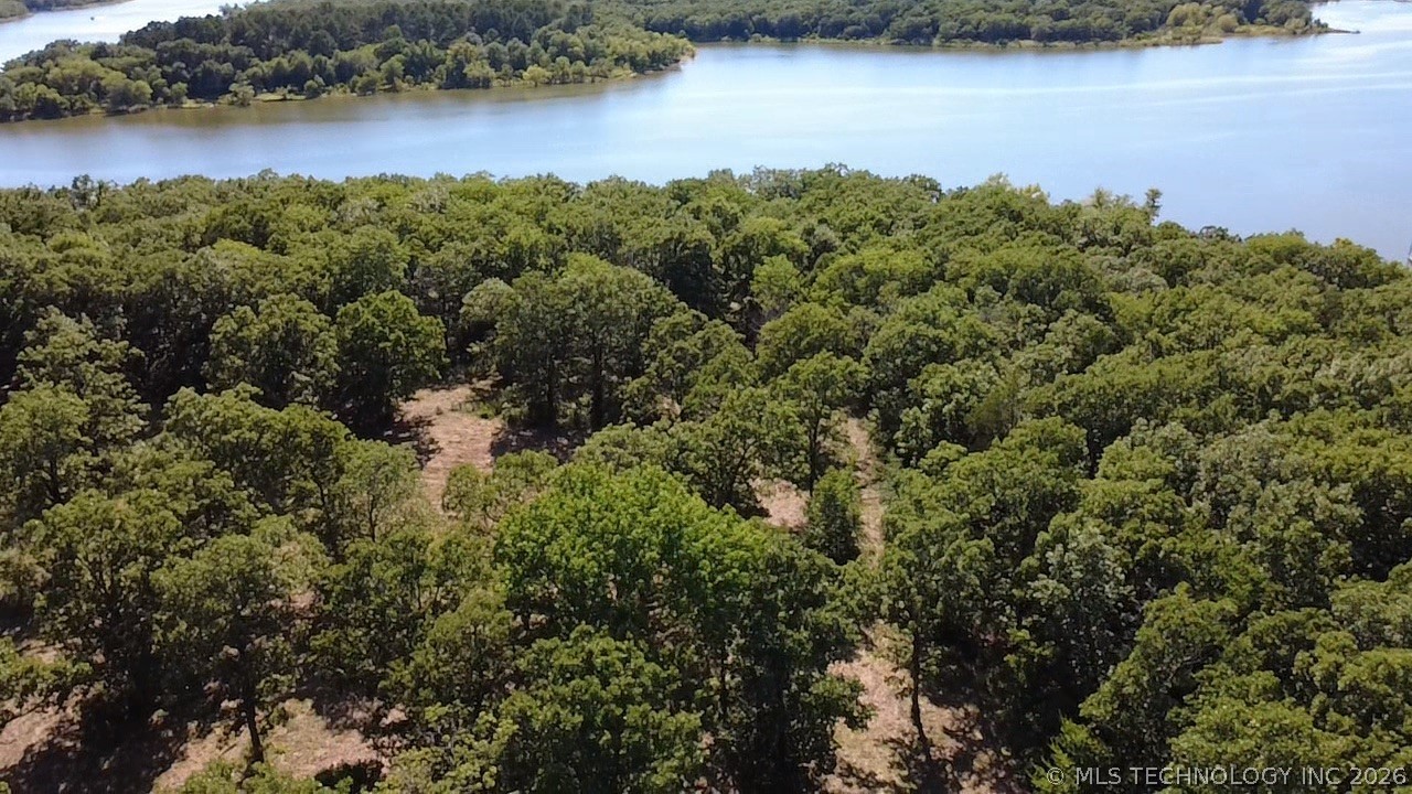 20 Lakeside Property Photo 38