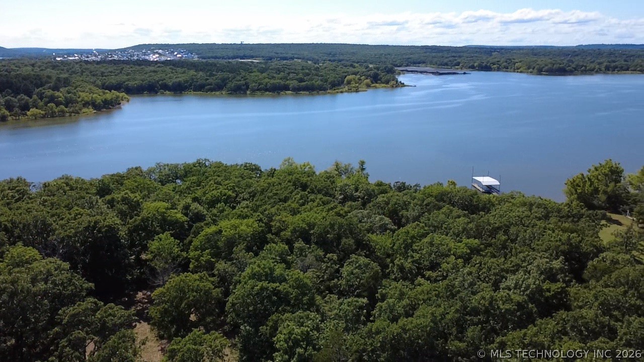 20 Lakeside Property Photo 40