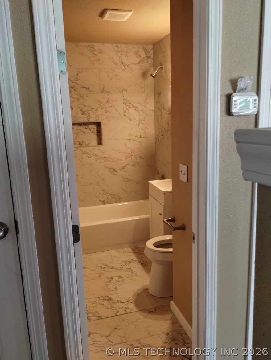 204 E 58th Street N Property Photo 14
