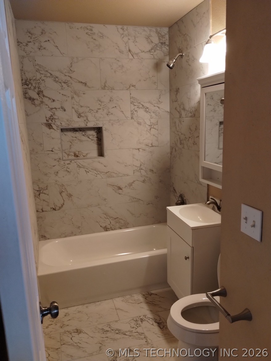 204 E 58th Street N Property Photo 15