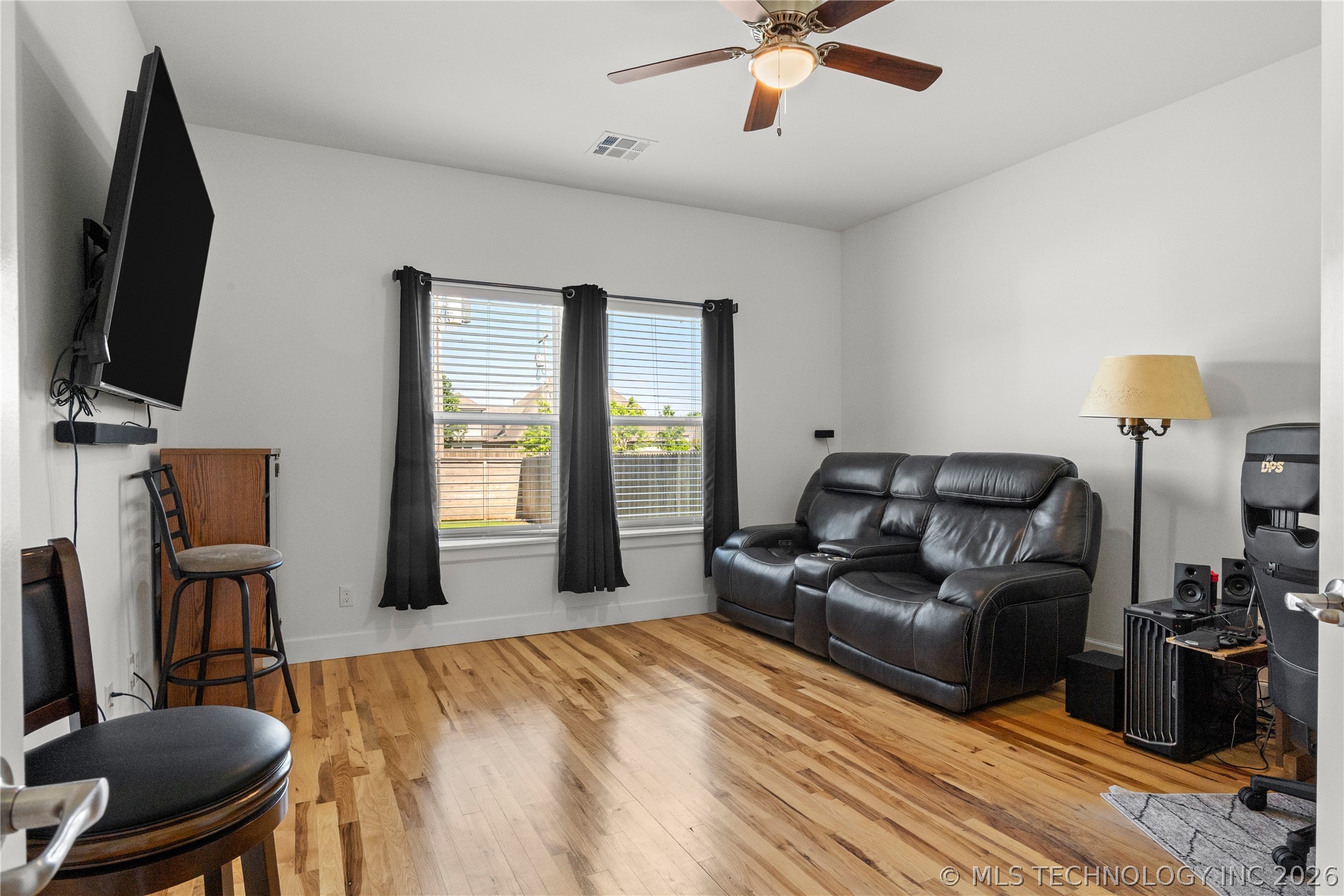 13863 S 21st Place Property Photo 18