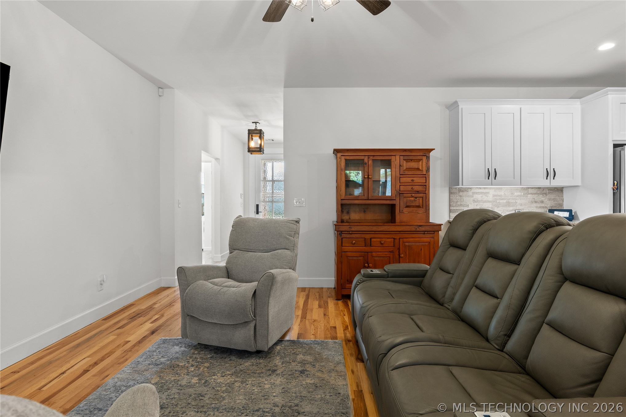 13863 S 21st Place Property Photo 24