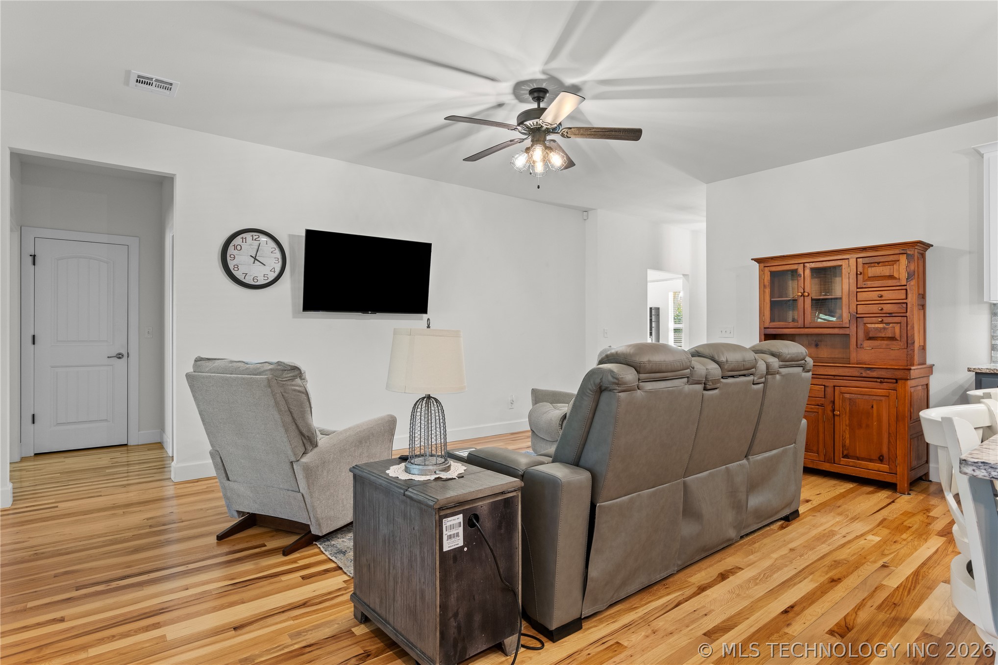 13863 S 21st Place Property Photo 25