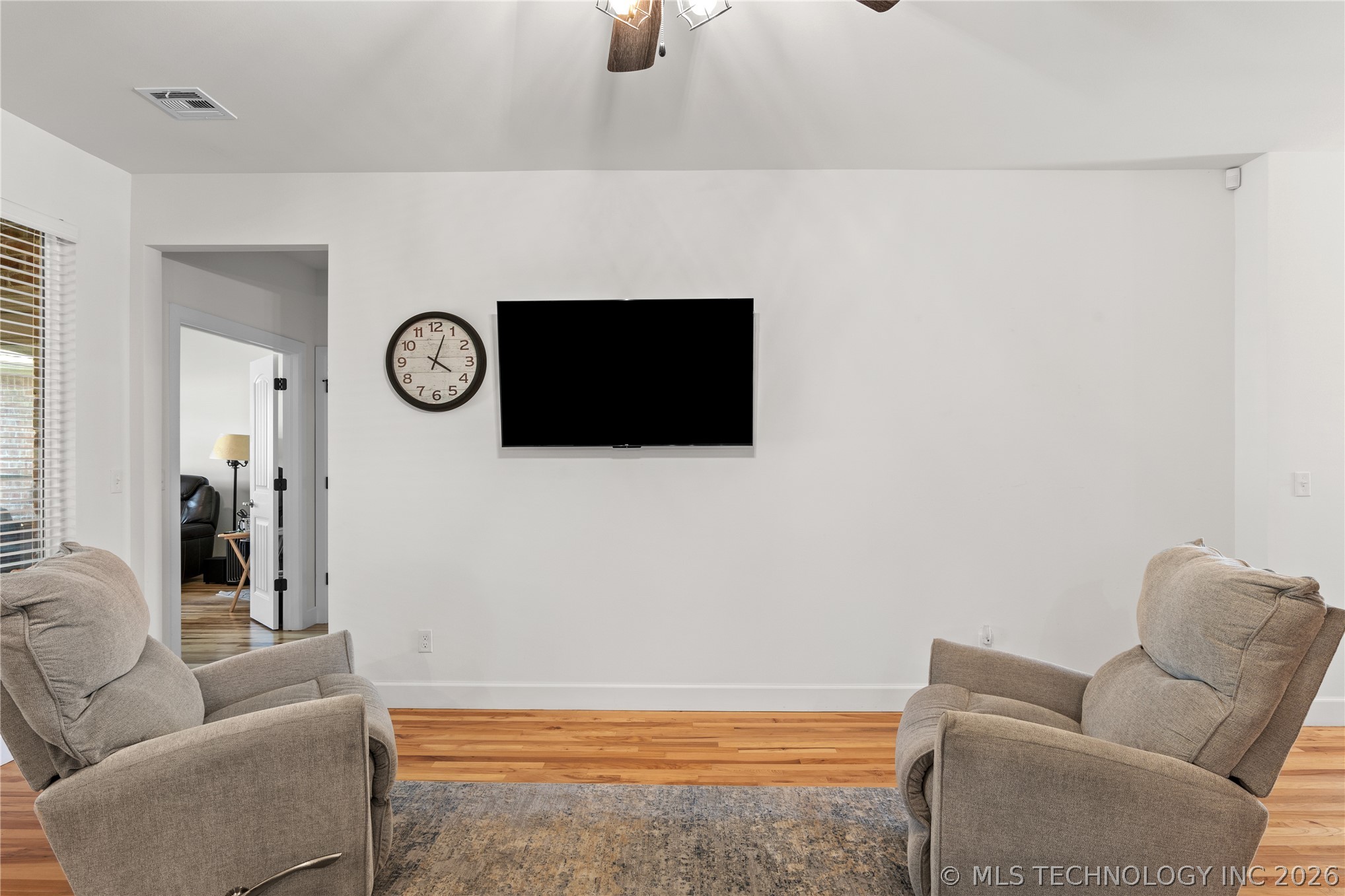 13863 S 21st Place Property Photo 26
