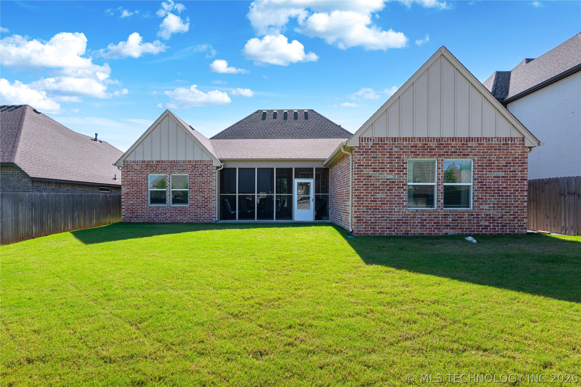13863 S 21st Place Property Photo 59