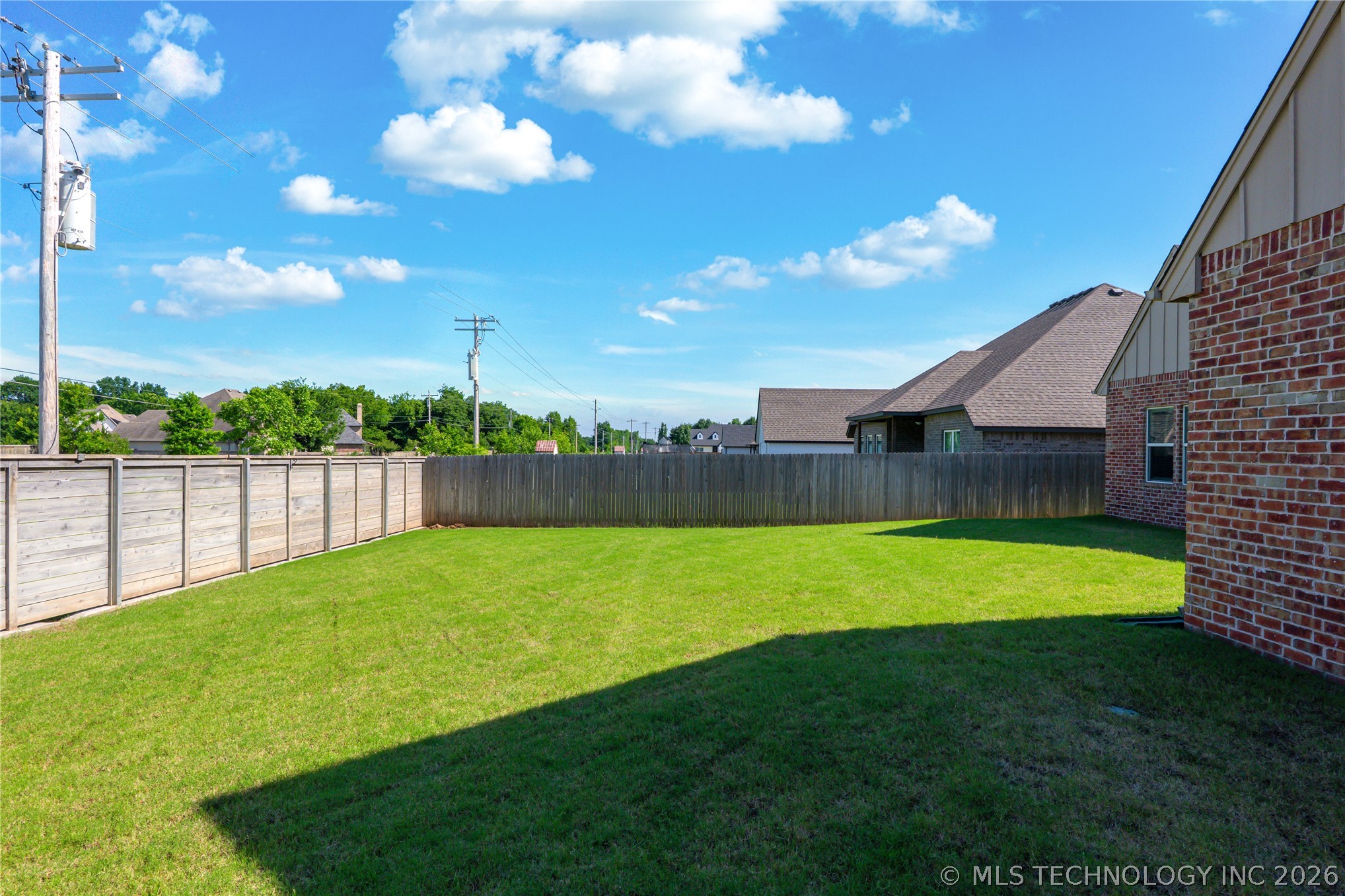 13863 S 21st Place Property Photo 60