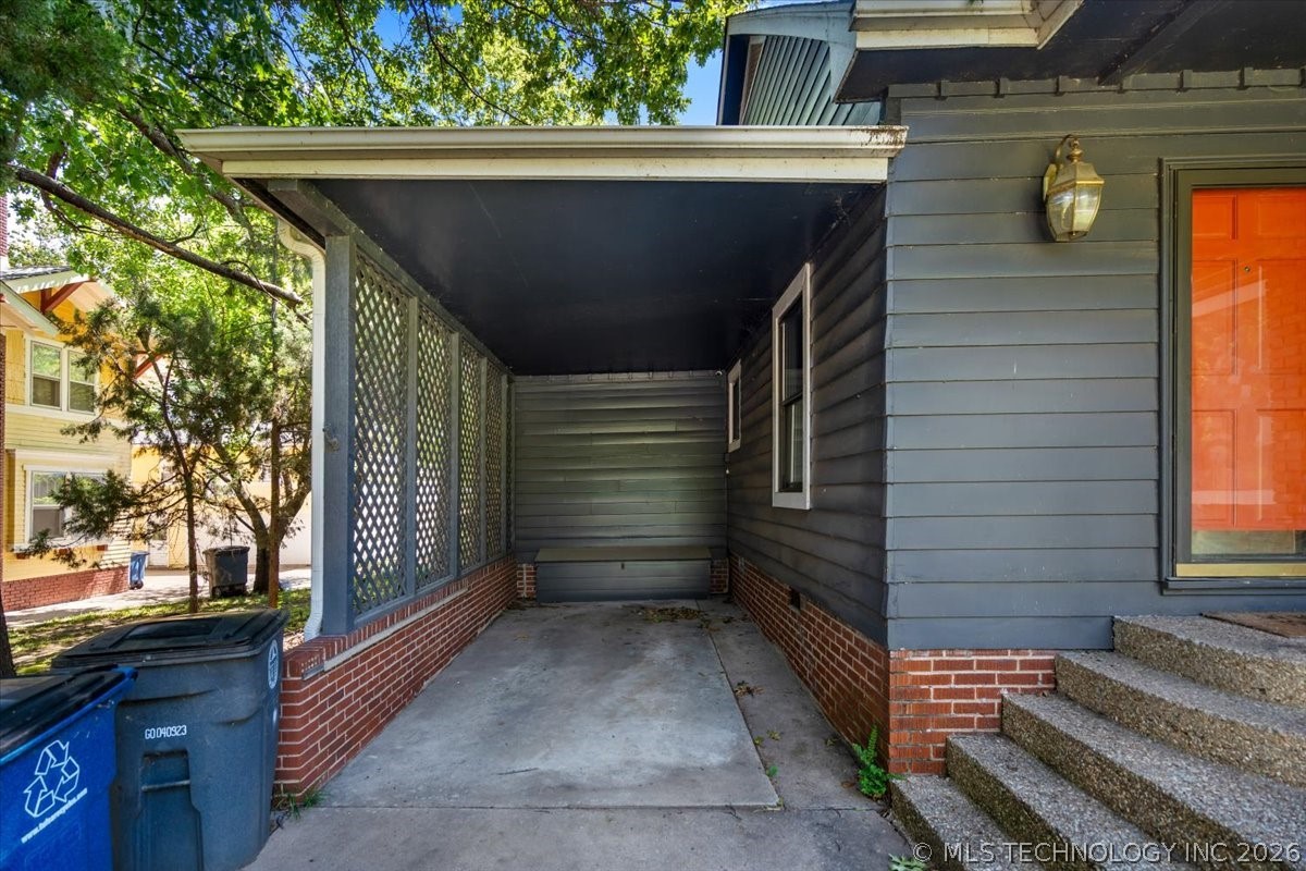 1619 S Carson Avenue Property Photo 3