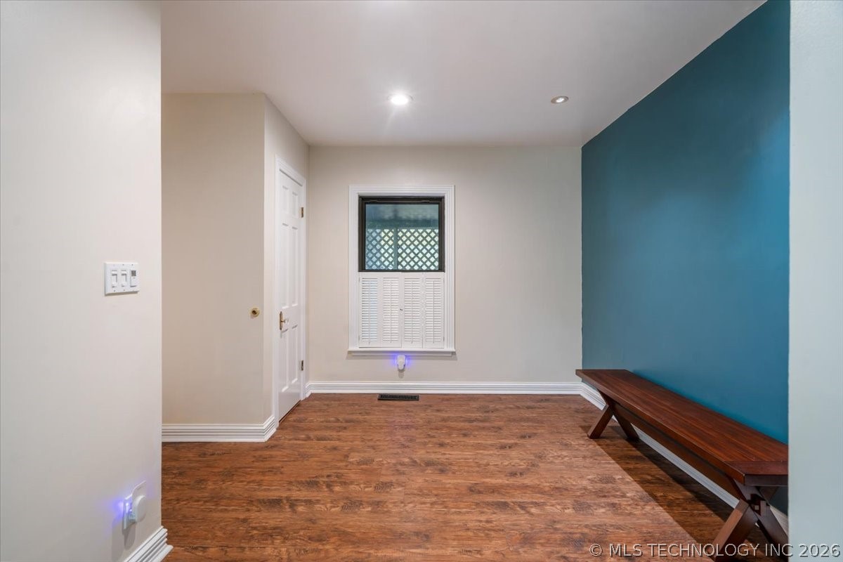 1619 S Carson Avenue Property Photo 5