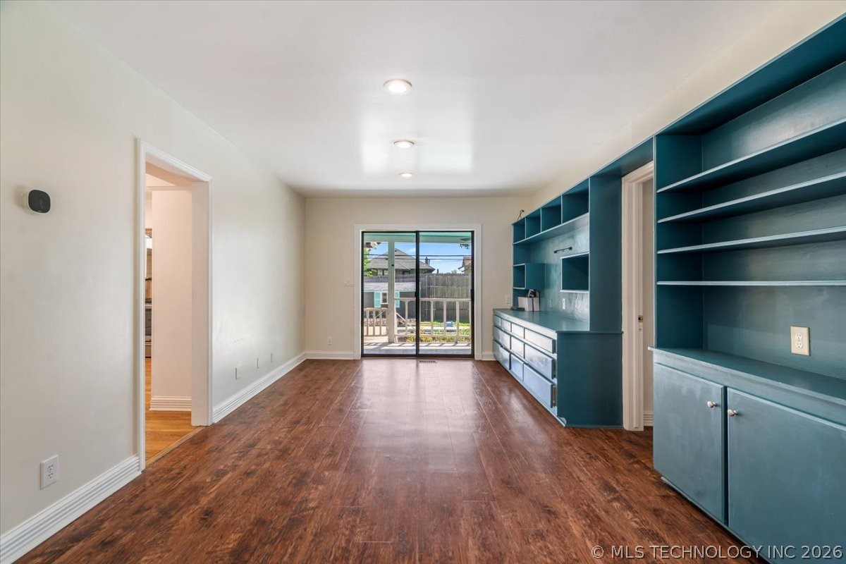 1619 S Carson Avenue Property Photo 9
