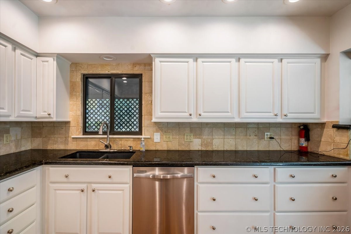 1619 S Carson Avenue Property Photo 13