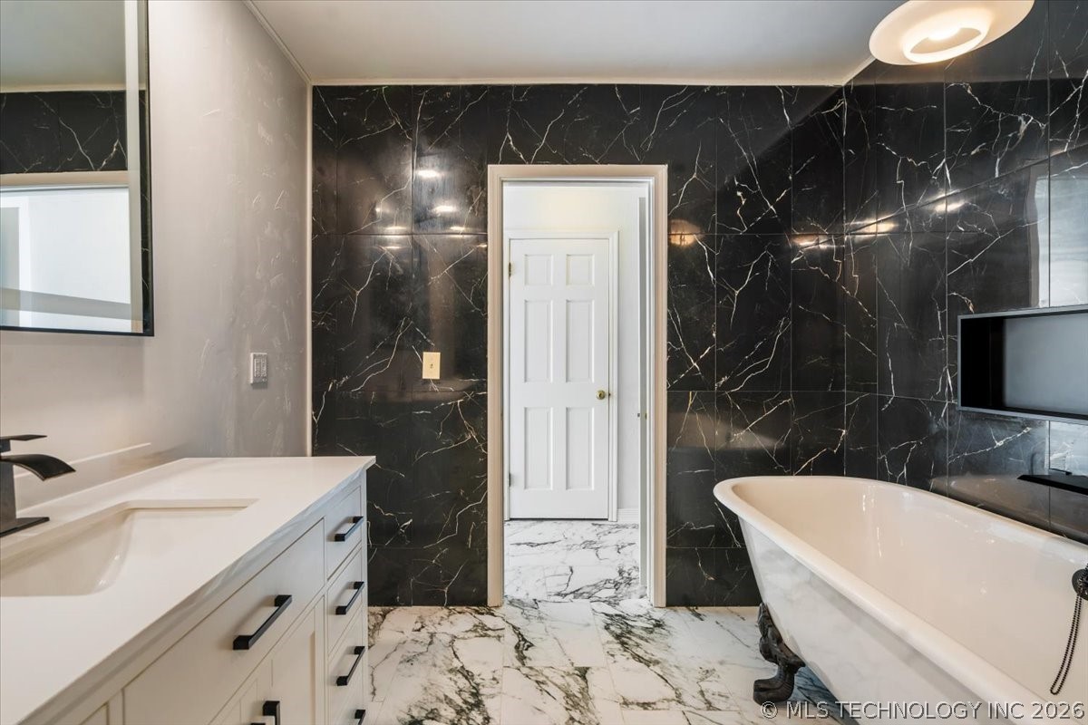 1619 S Carson Avenue Property Photo 23