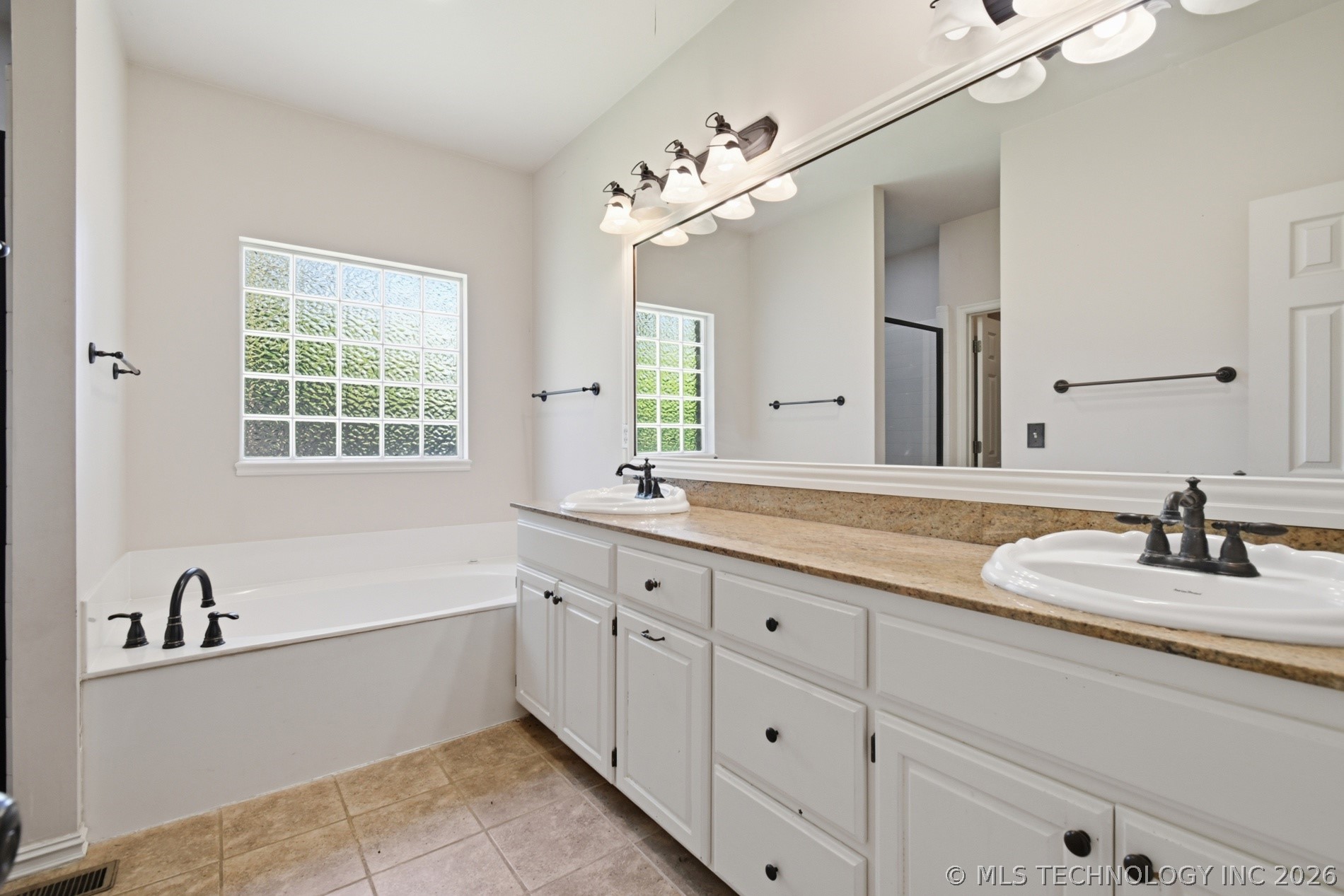 8703 E 95th Place Property Photo 12