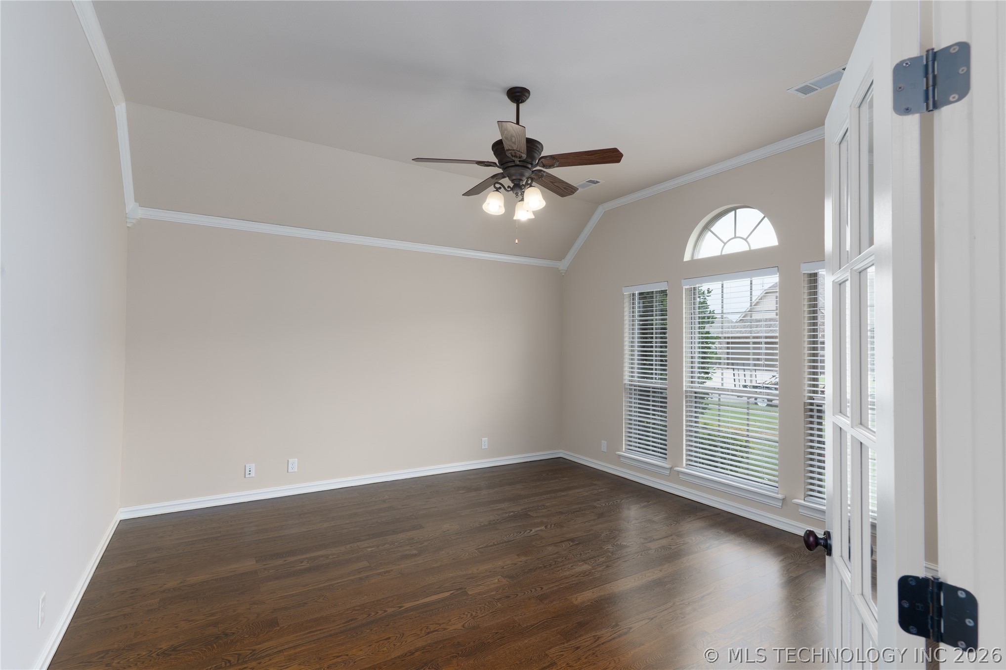 6088 E 145th Place Property Photo 3