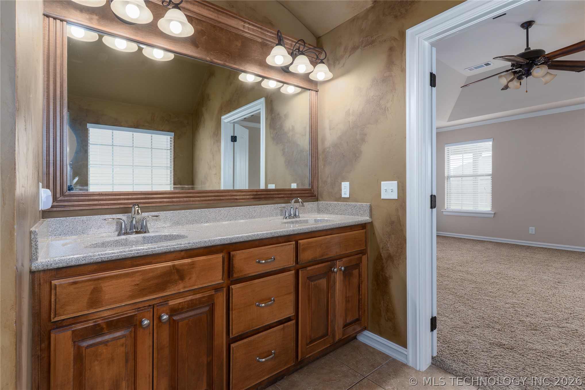 6088 E 145th Place Property Photo 15