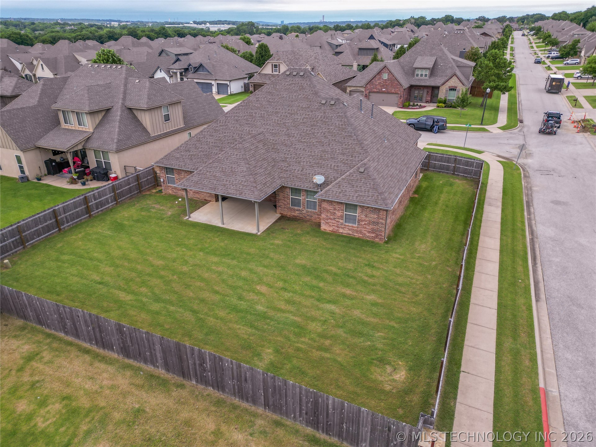 6088 E 145th Place Property Photo 22
