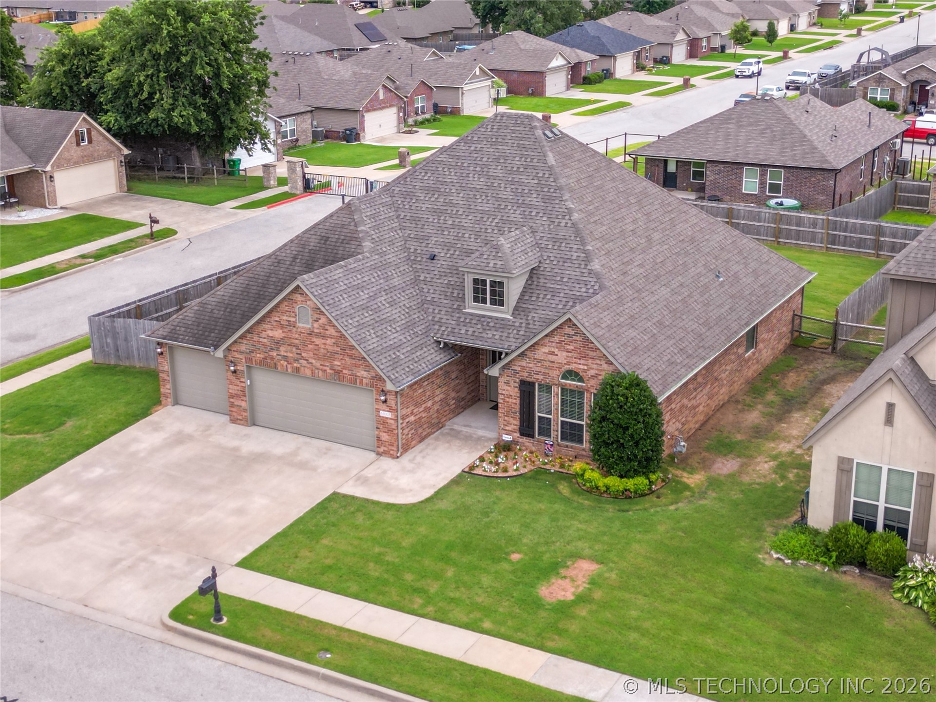 6088 E 145th Place Property Photo 24