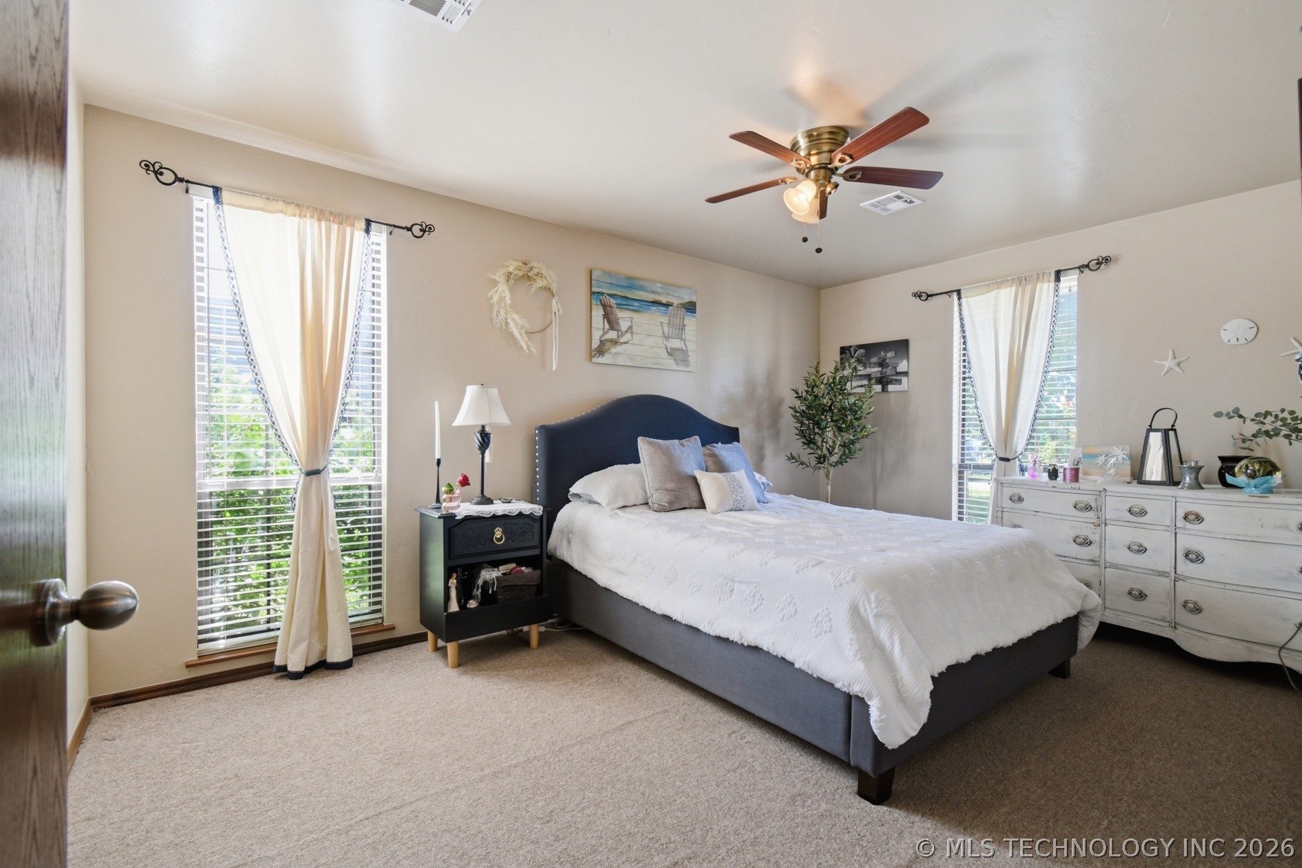 104 Overland Court Property Photo 7