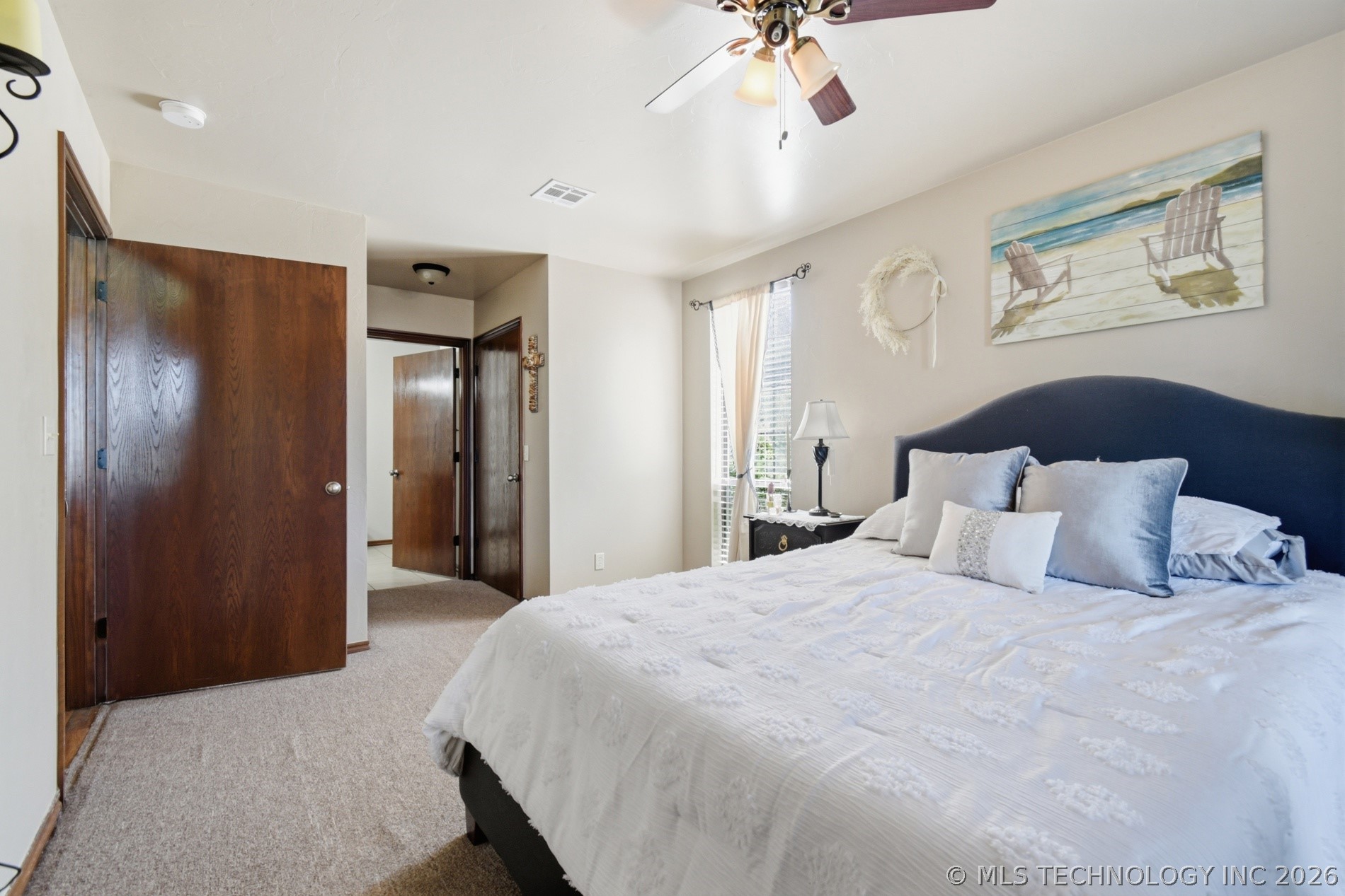104 Overland Court Property Photo 8