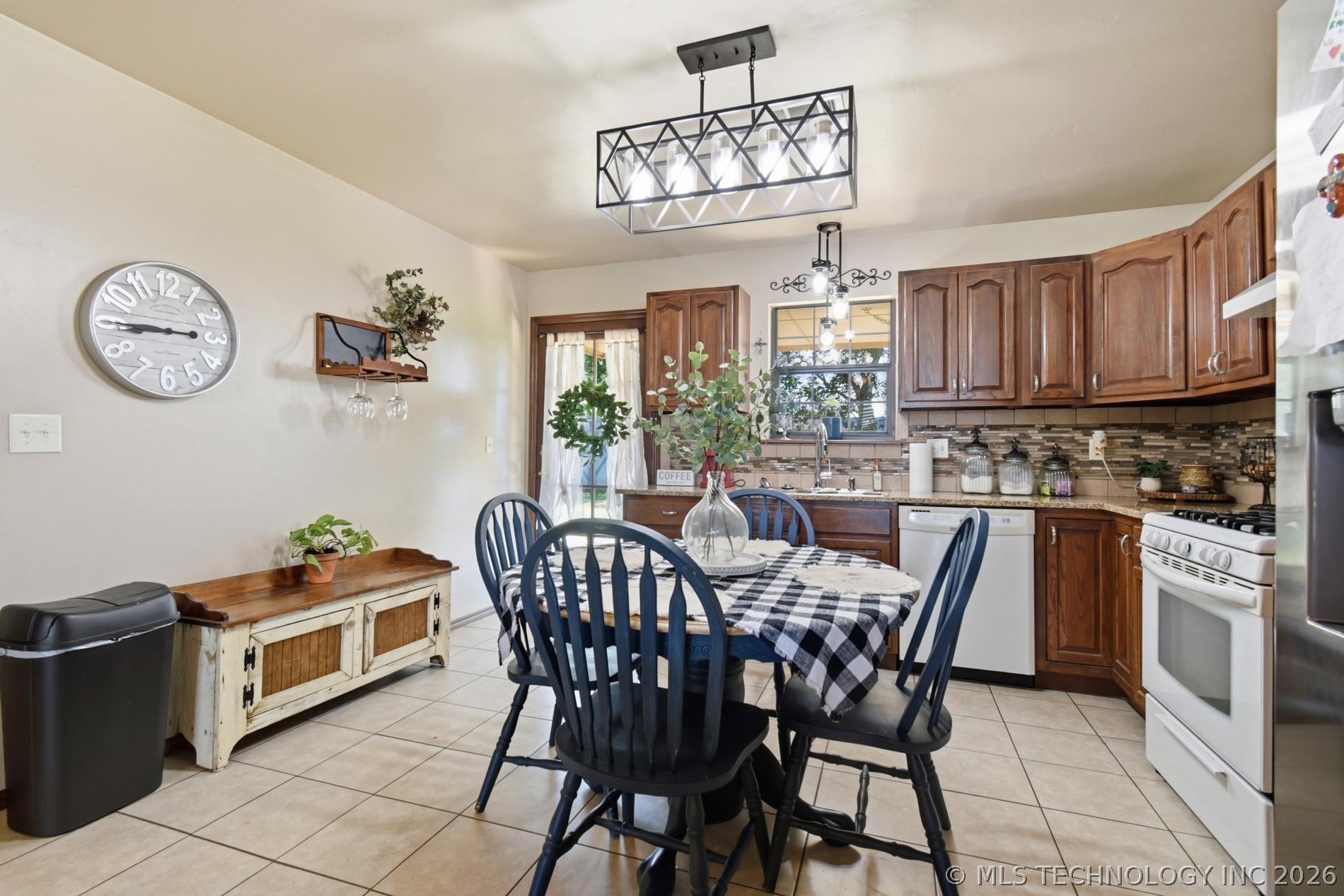 104 Overland Court Property Photo 13