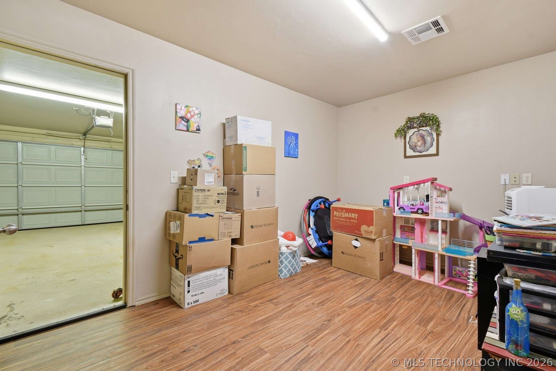 104 Overland Court Property Photo 20