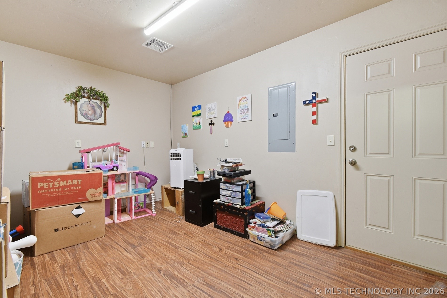104 Overland Court Property Photo 21