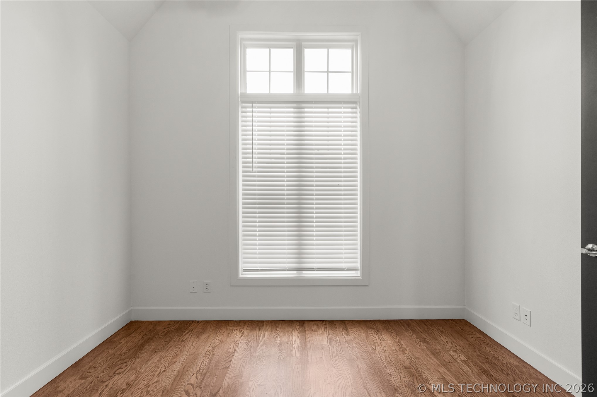 13624 S 21st Place Property Photo 11
