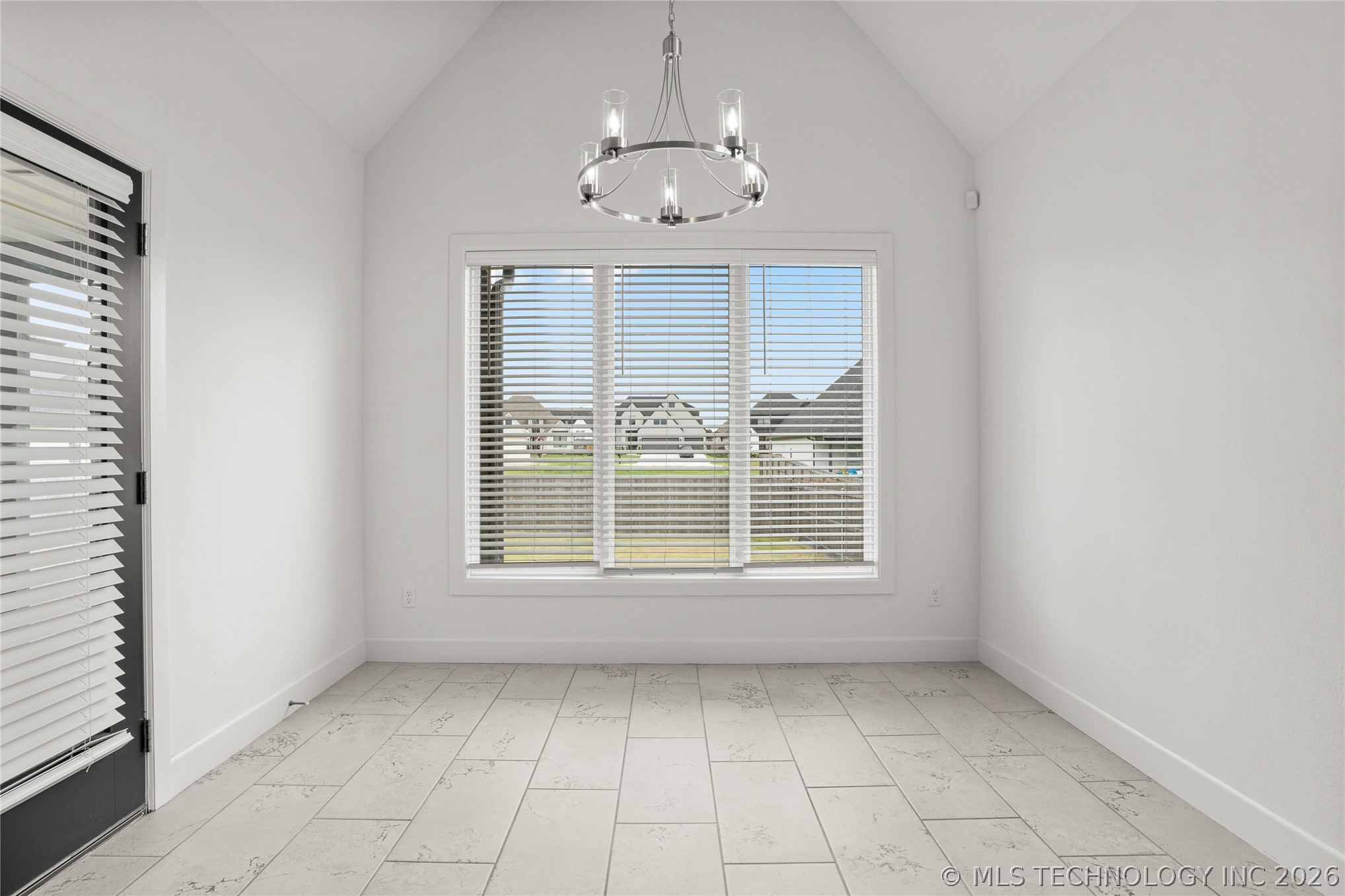 13624 S 21st Place Property Photo 29