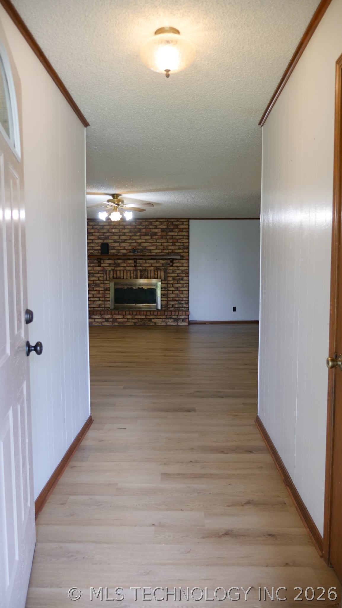 305 E Barclay Street Property Photo 3