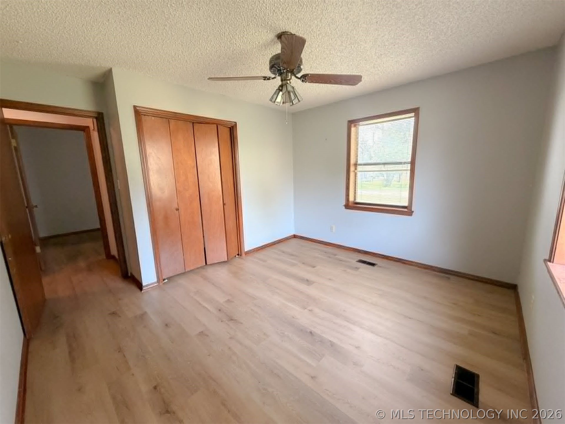 305 E Barclay Street Property Photo 7