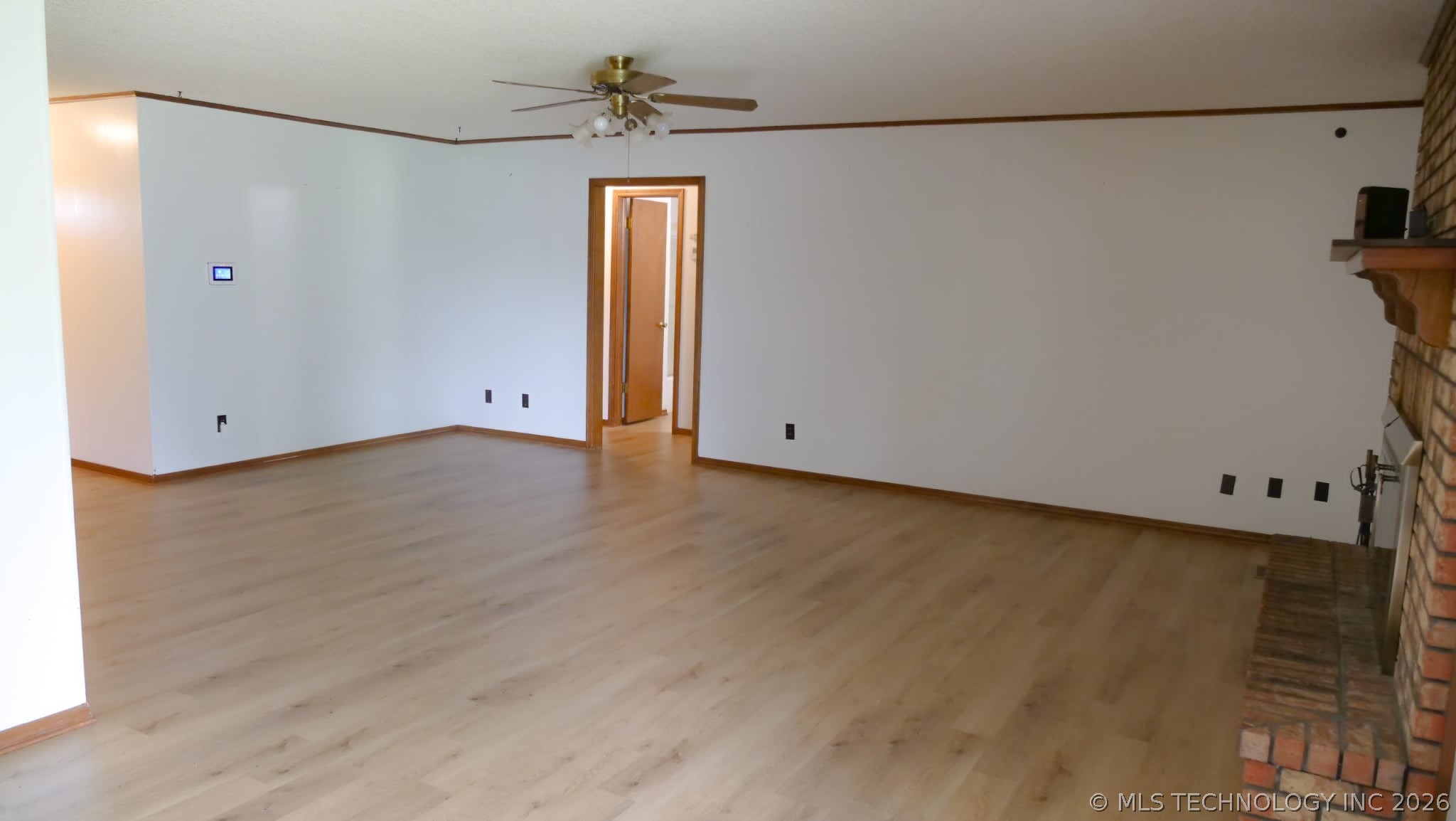 305 E Barclay Street Property Photo 14